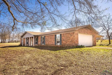 A home in Gladewater