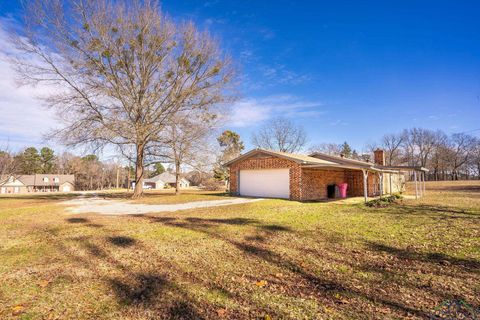 A home in Gladewater