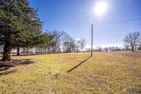 A home in Gladewater