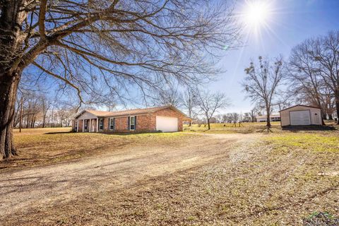 A home in Gladewater