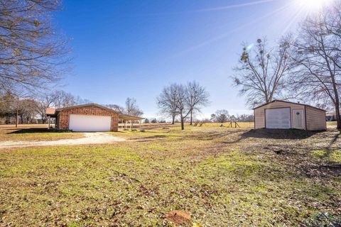 A home in Gladewater