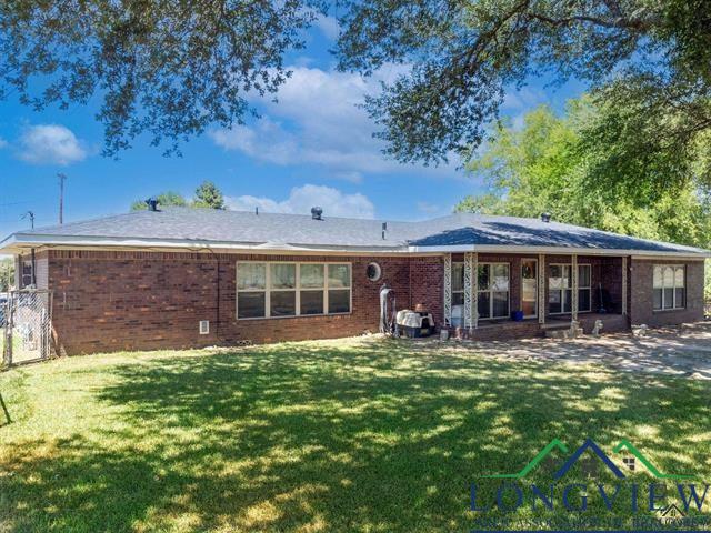 901 Vesta Ave, Gladewater, Texas image 1