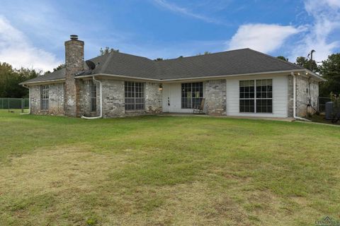 A home in Gladewater