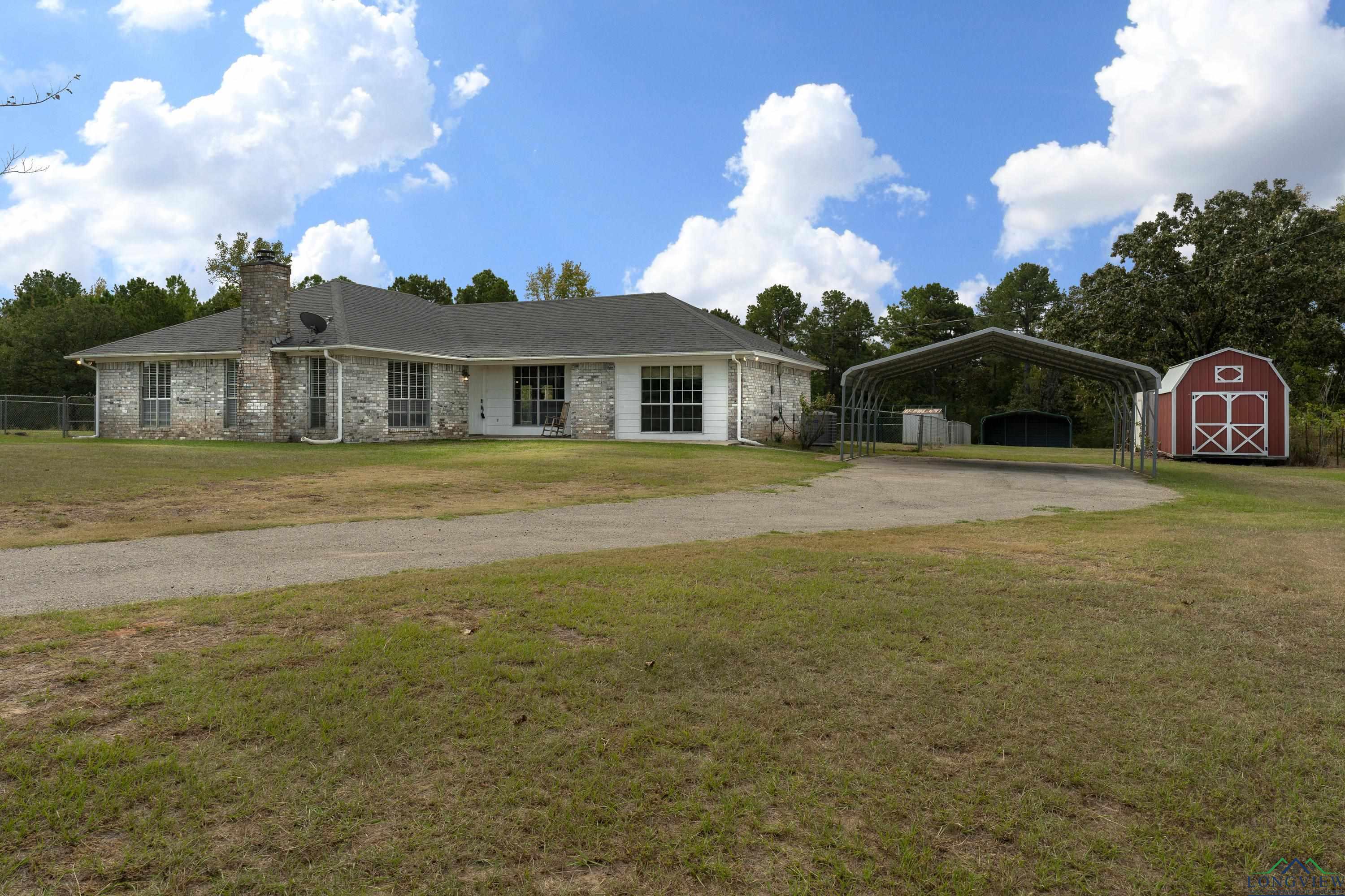 1057 Fir Rd, Gladewater, Texas image 3