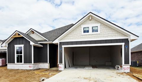 Homes For Sale - 1517 Grace Acres Lane<br/> Gregg County, Longview, TX 75605