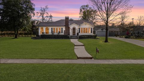 Homes For Sale - 1208 Pine St<br/> Kilgore, TX 75662