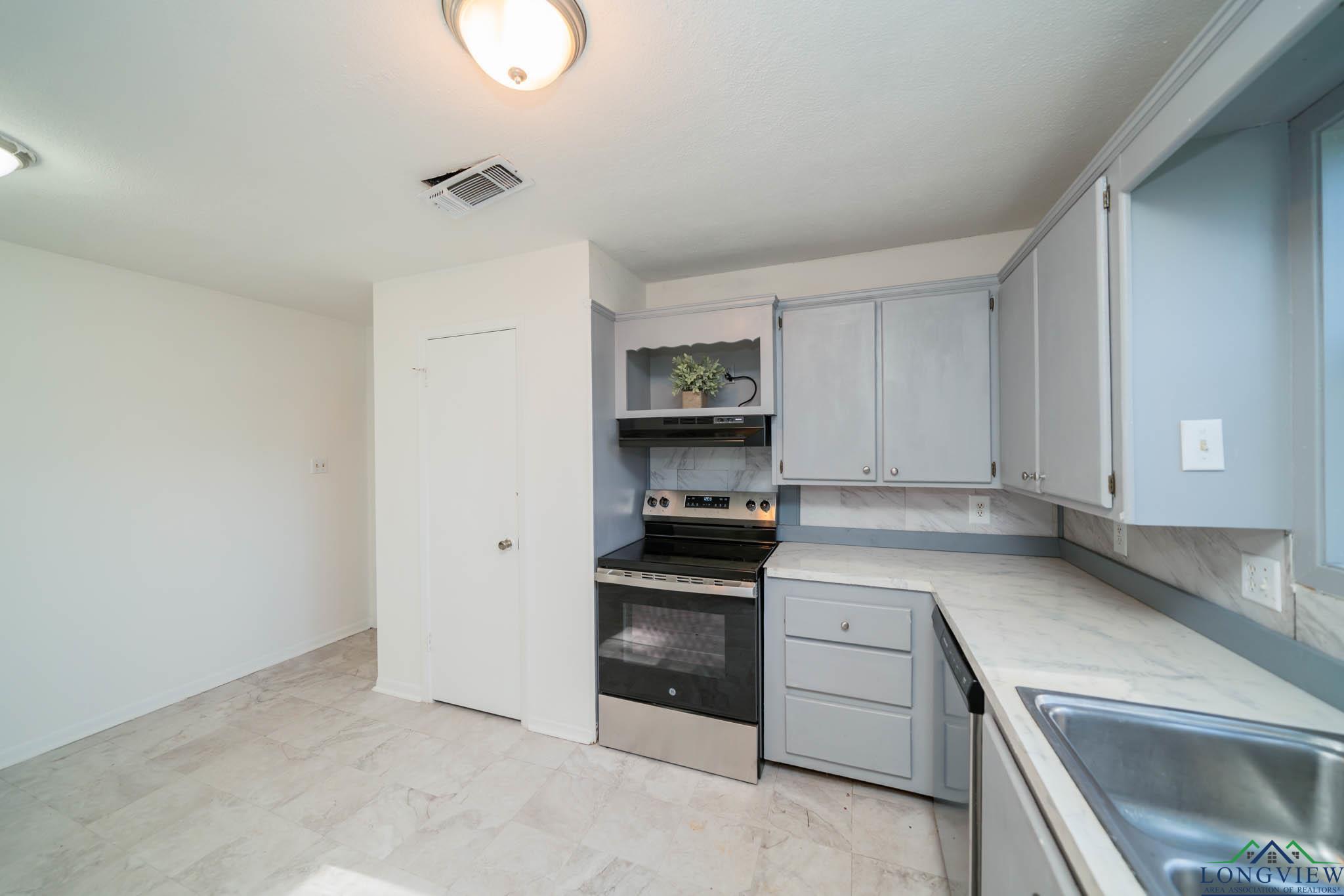 1205 Flanagan Rd, Tatum, Texas image 8