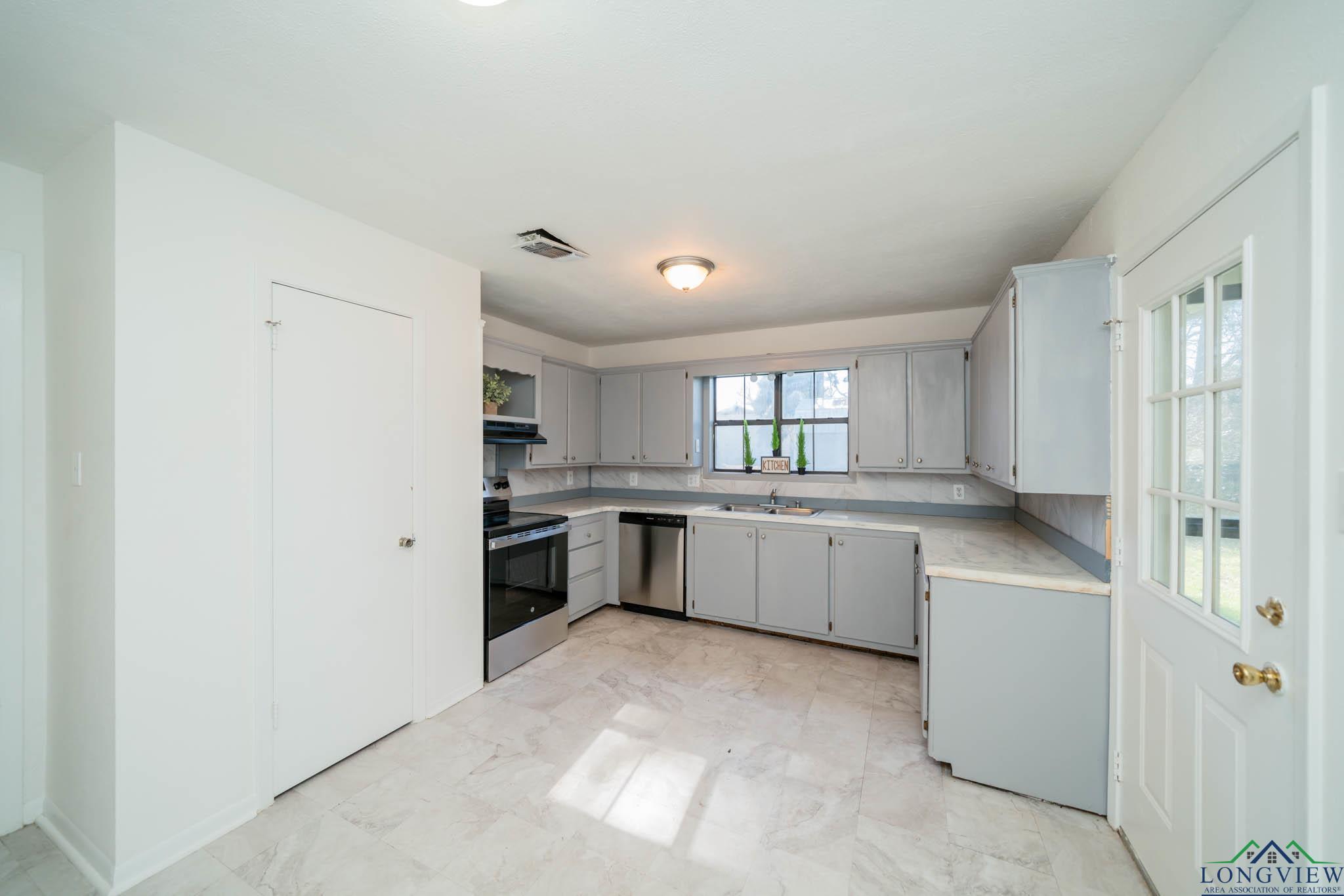 1205 Flanagan Rd, Tatum, Texas image 7