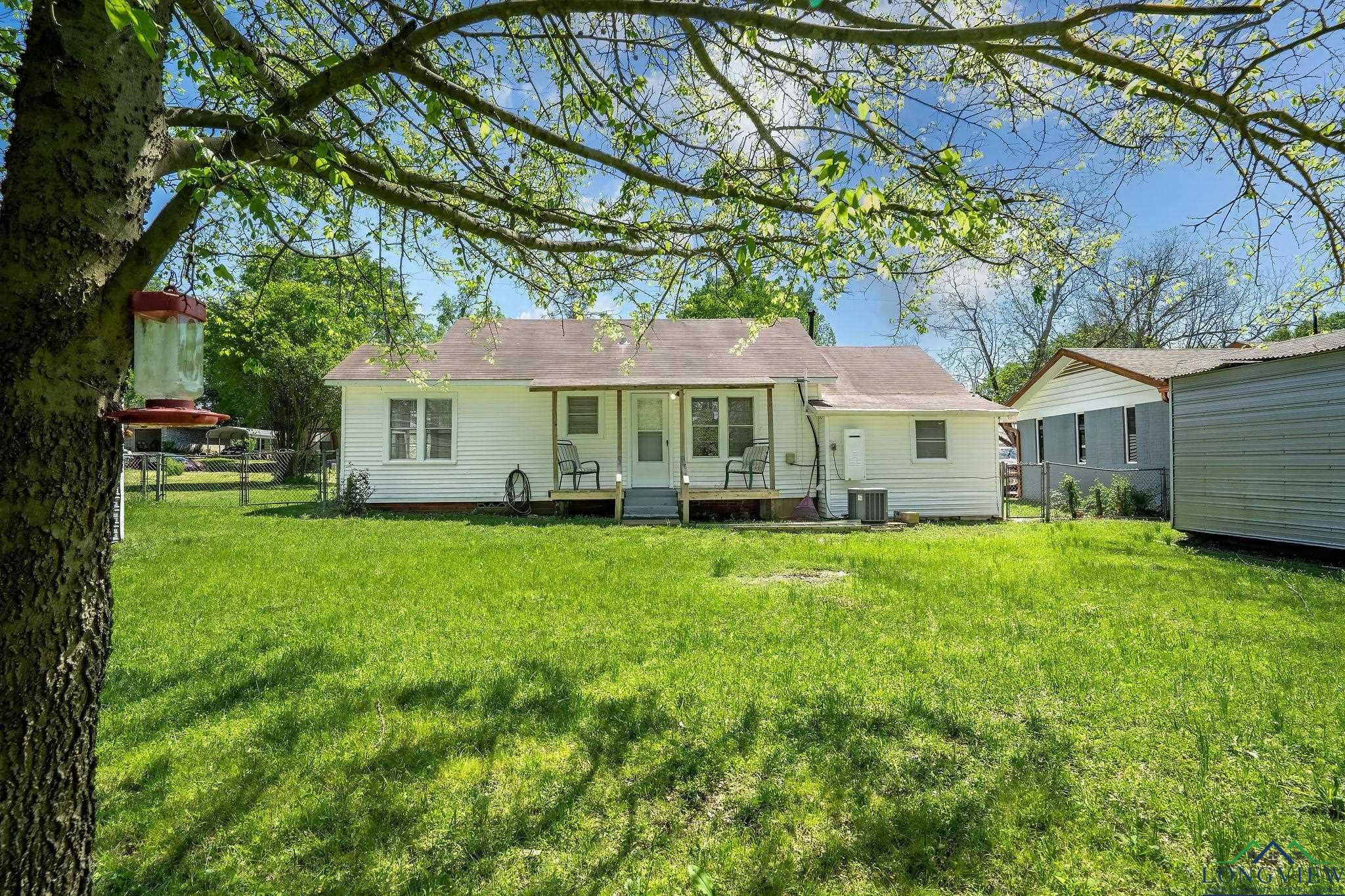 800 W Butler St, Gilmer, Texas image 19