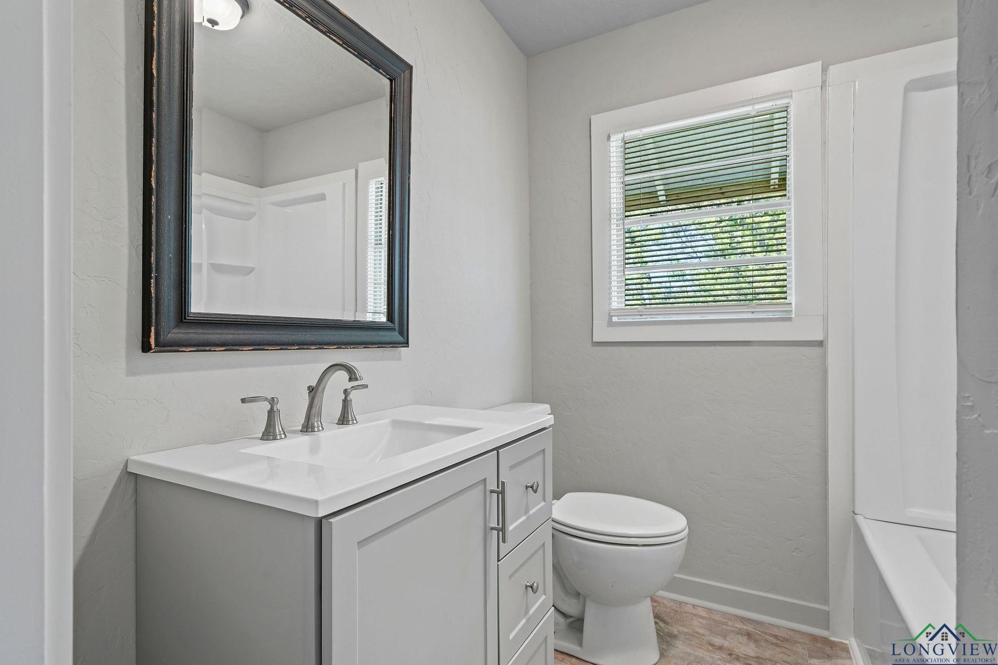 800 W Butler St, Gilmer, Texas image 14