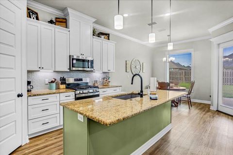 Homes For Sale - 1802 Forestdale Boulevard<br/> Whitehouse, TX 75791