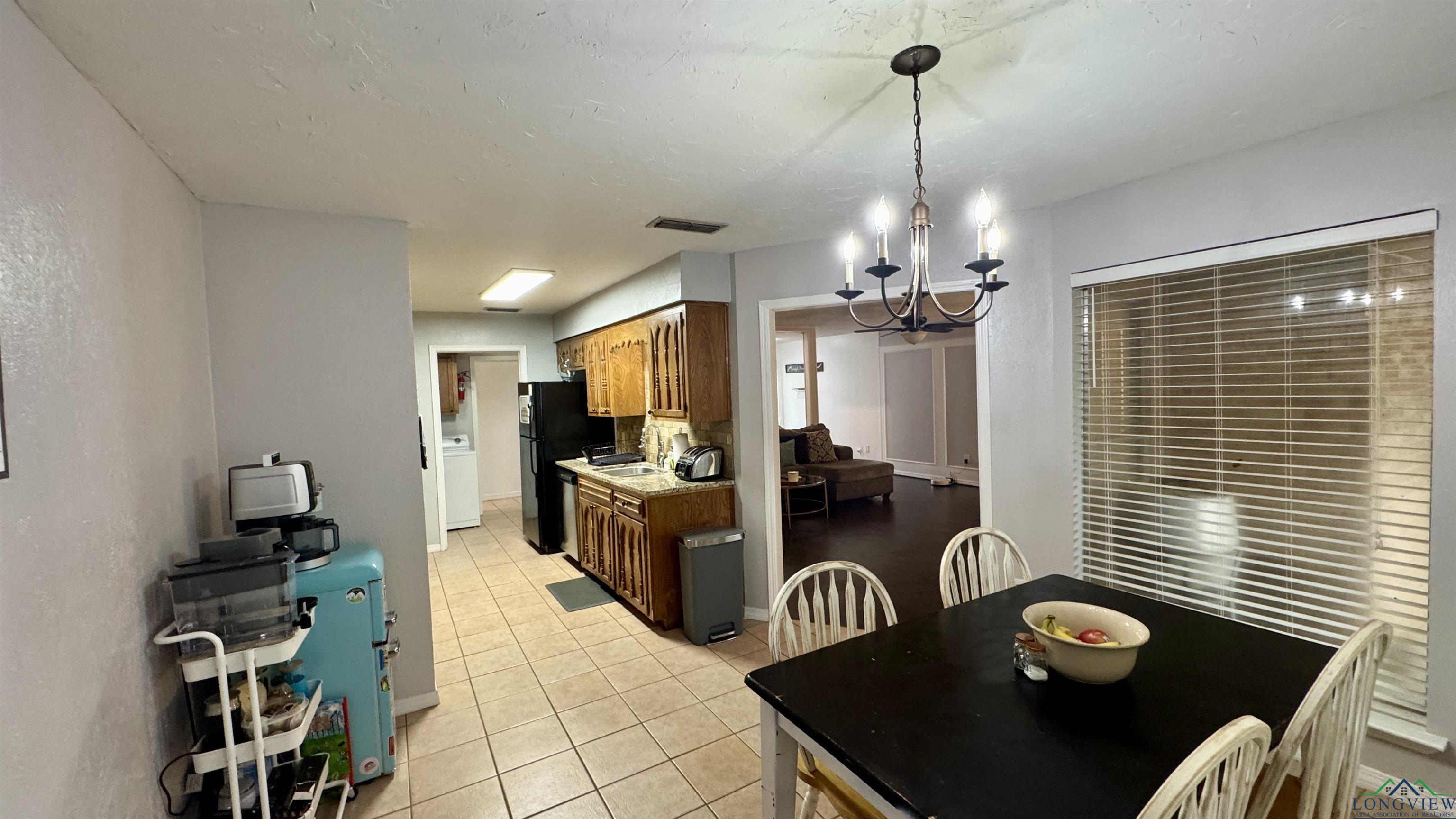 1105 Towne Lake Dr, Longview, Texas image 10