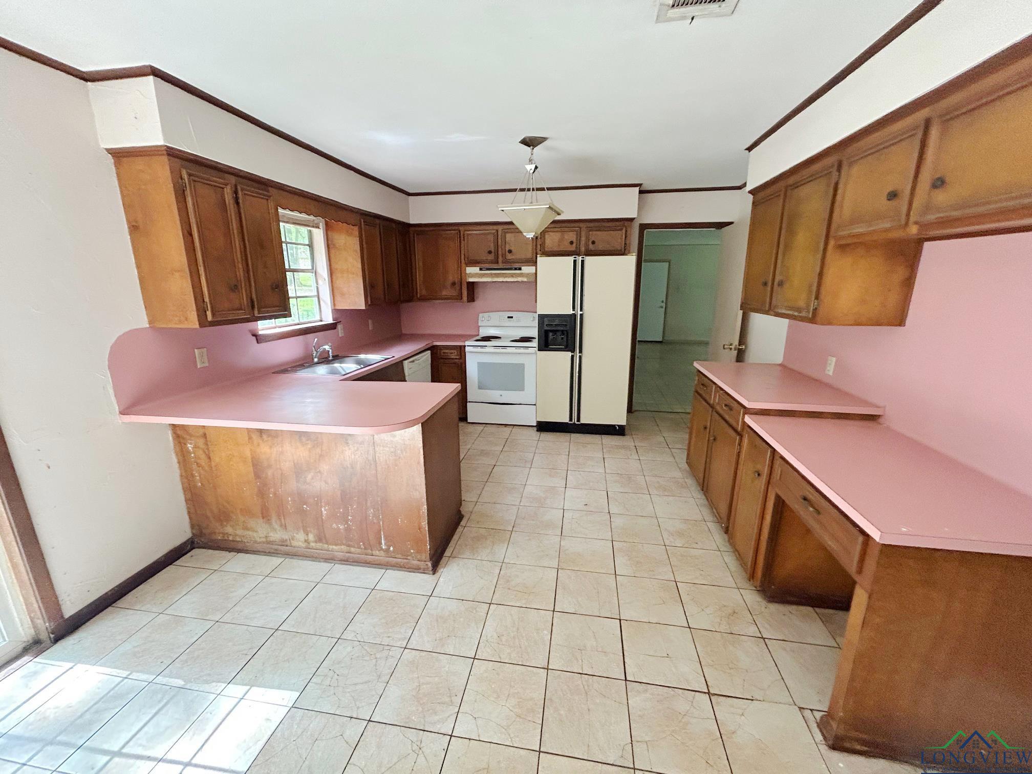 Nacogdoches, Texas 75961, United States, 3 Bedrooms Bedrooms, ,2 BathroomsBathrooms,Residential,Active,171898