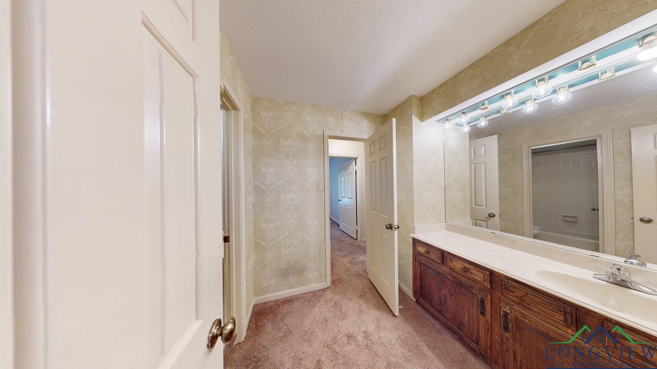 1222 Lovers Ln, Longview, Texas image 9
