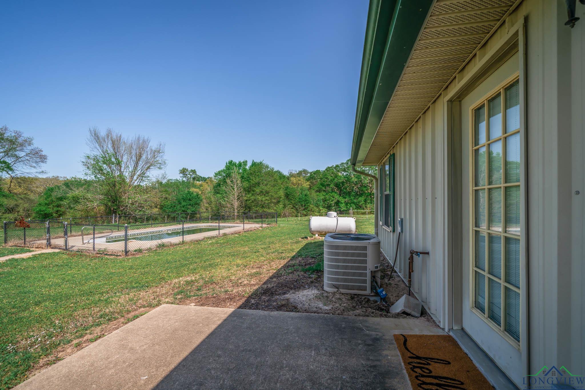 620 County Road 3332 Avenue, Omaha, Texas image 39