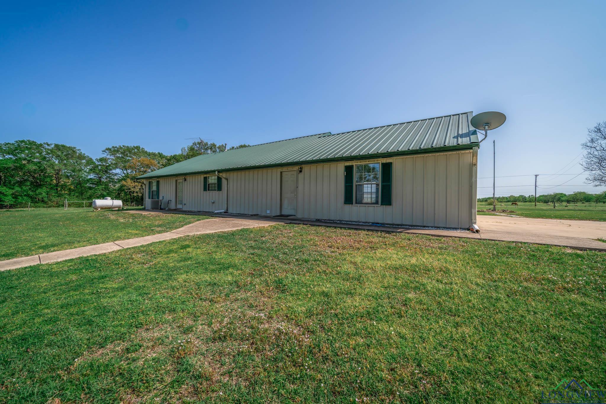 620 County Road 3332 Avenue, Omaha, Texas image 28
