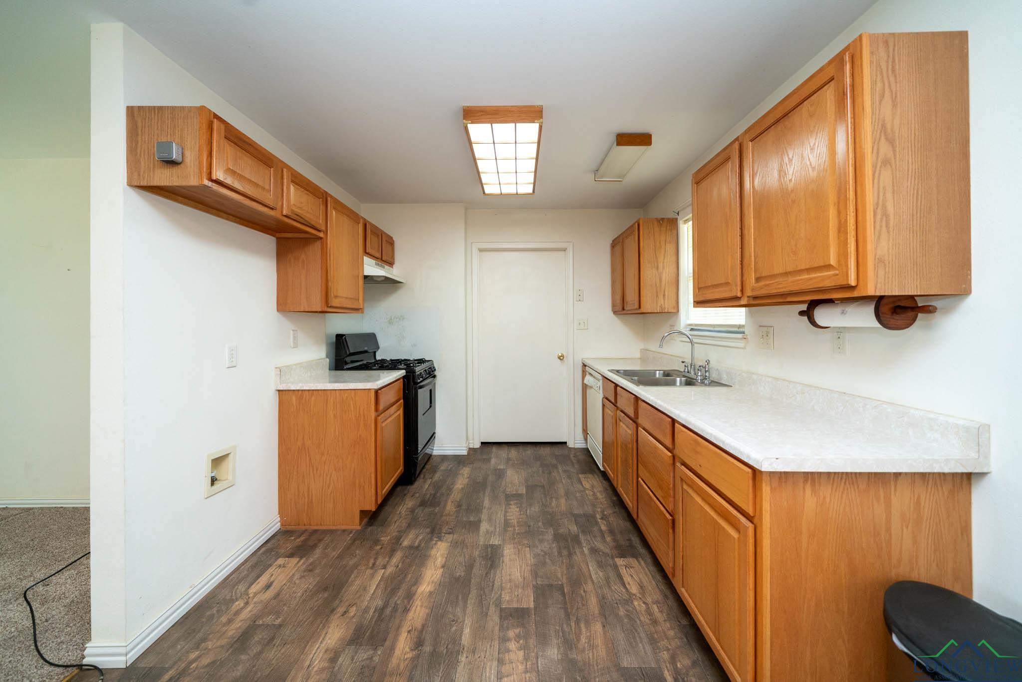 620 County Road 3332 Avenue, Omaha, Texas image 10