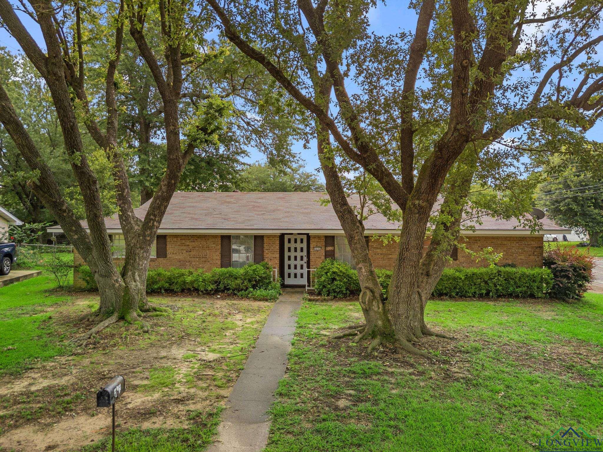 616 Golfcrest Dr, Longview, Texas image 1