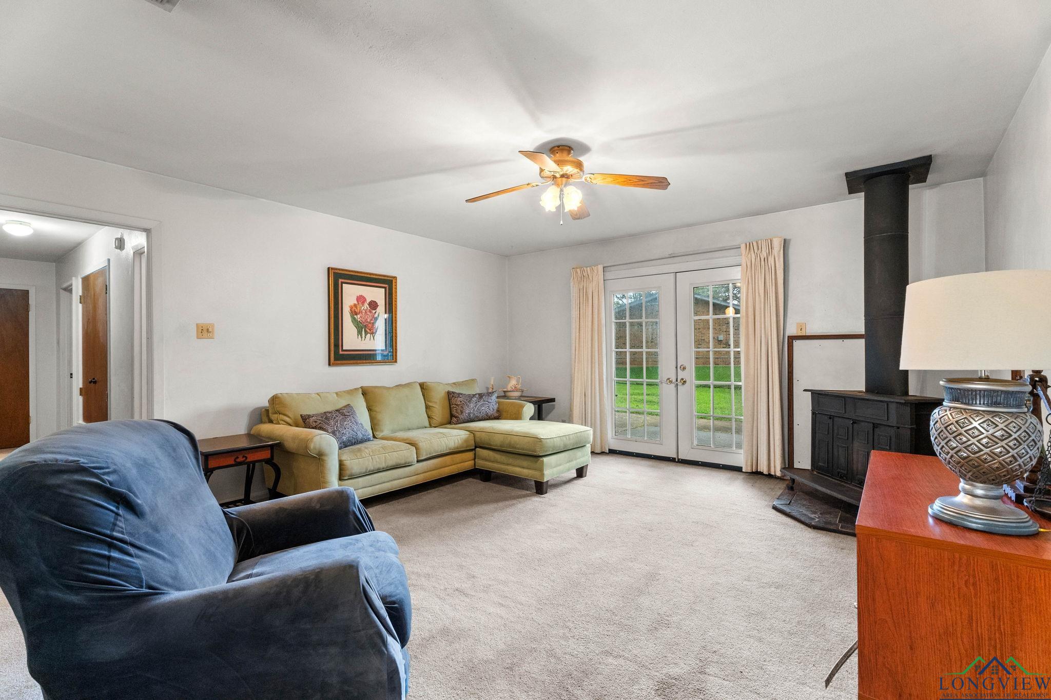616 Golfcrest Dr, Longview, Texas image 3