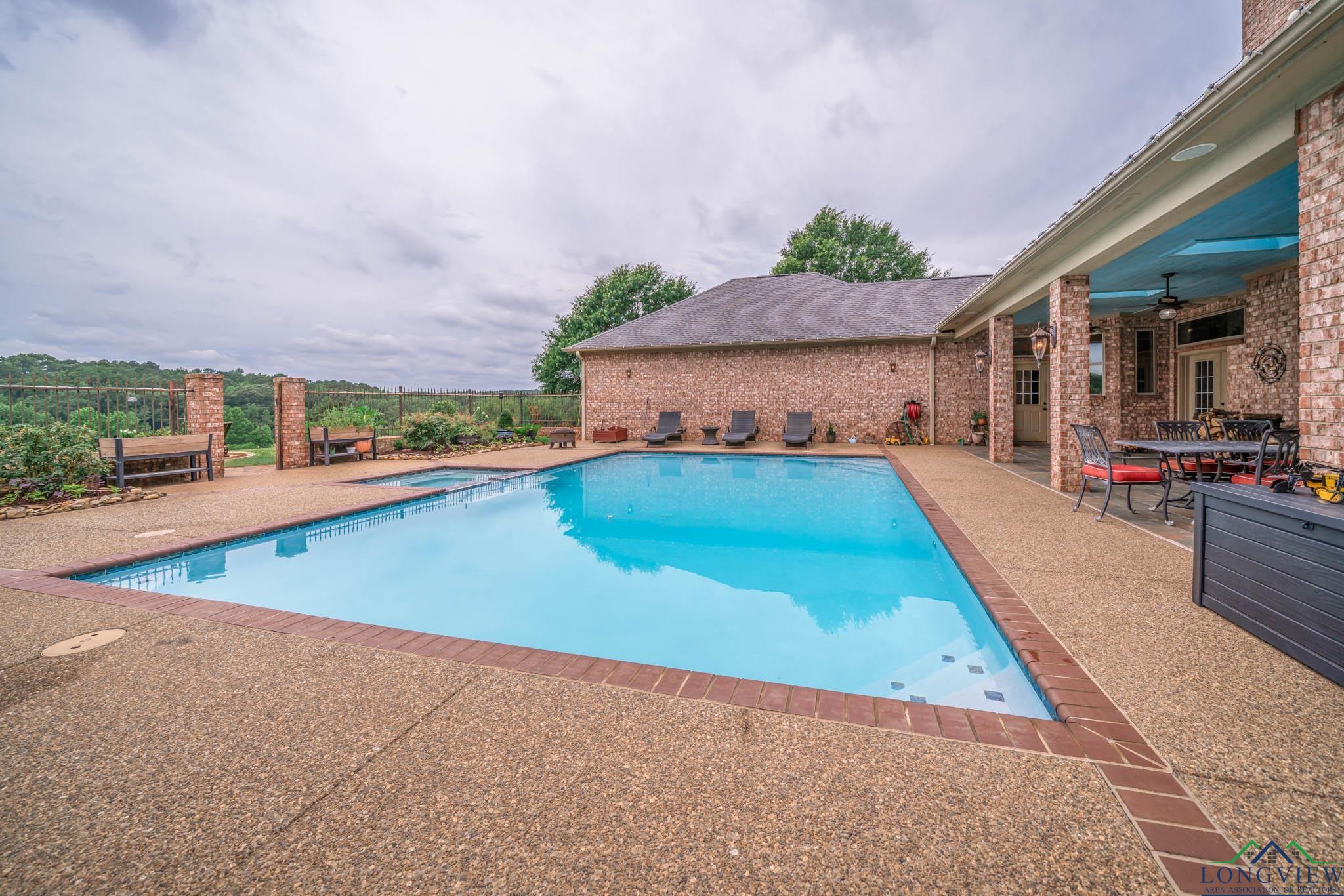 335 Winding Way, Hallsville, Texas image 10