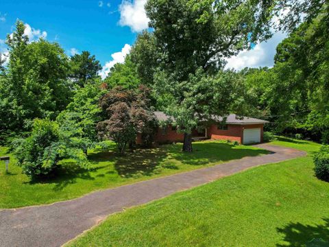 Homes For Sale - 302 Wildwood Dr<br/> Daingerfield, TX 75638