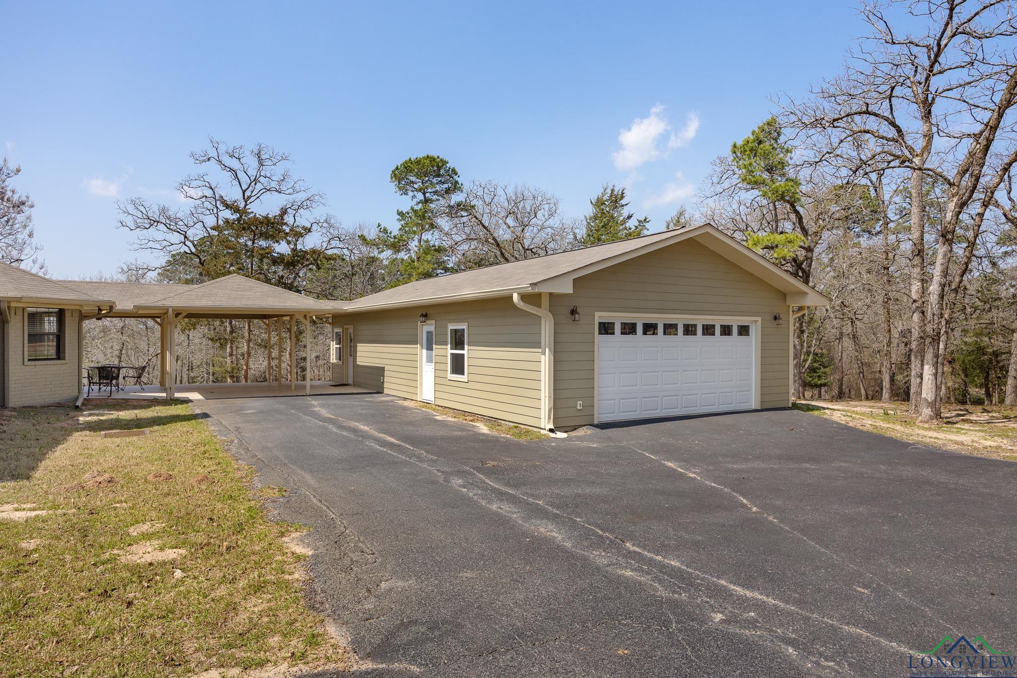 Frankston, Texas 75763, United States, 4 Bedrooms Bedrooms, ,3 BathroomsBathrooms,Residential,Active,101231