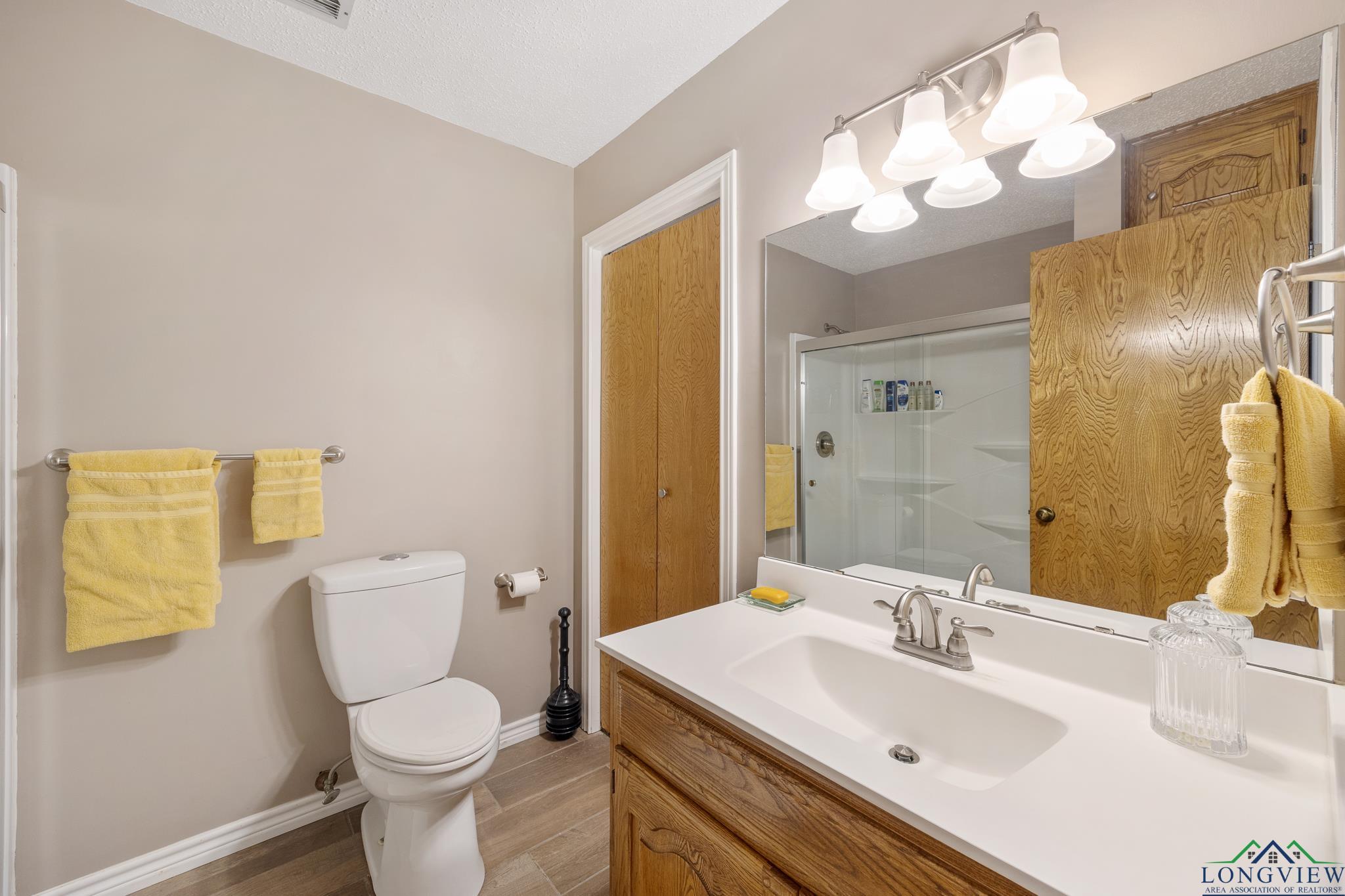 Frankston, Texas 75763, United States, 4 Bedrooms Bedrooms, ,3 BathroomsBathrooms,Residential,Active,101231