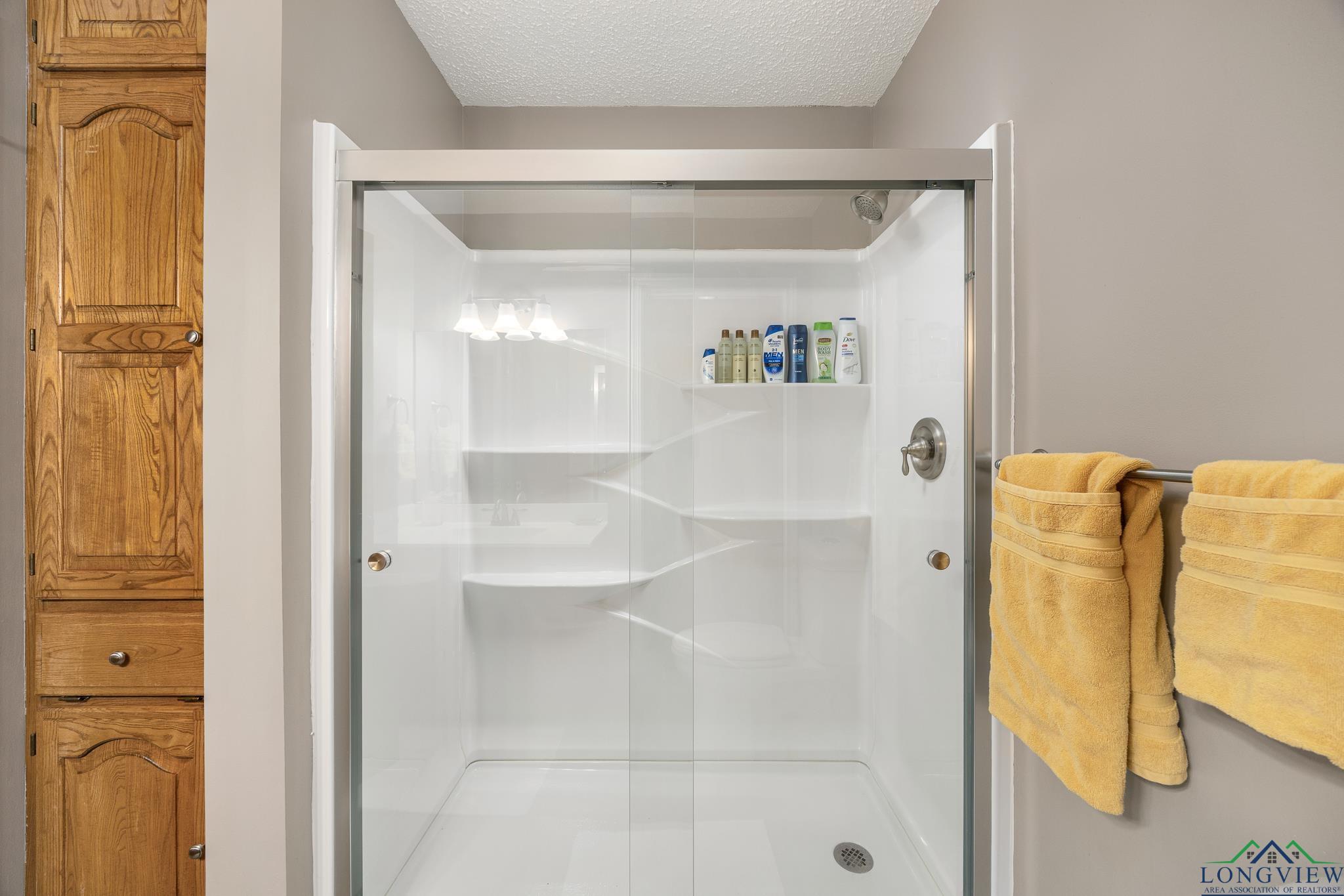 Frankston, Texas 75763, United States, 4 Bedrooms Bedrooms, ,3 BathroomsBathrooms,Residential,Active,101231