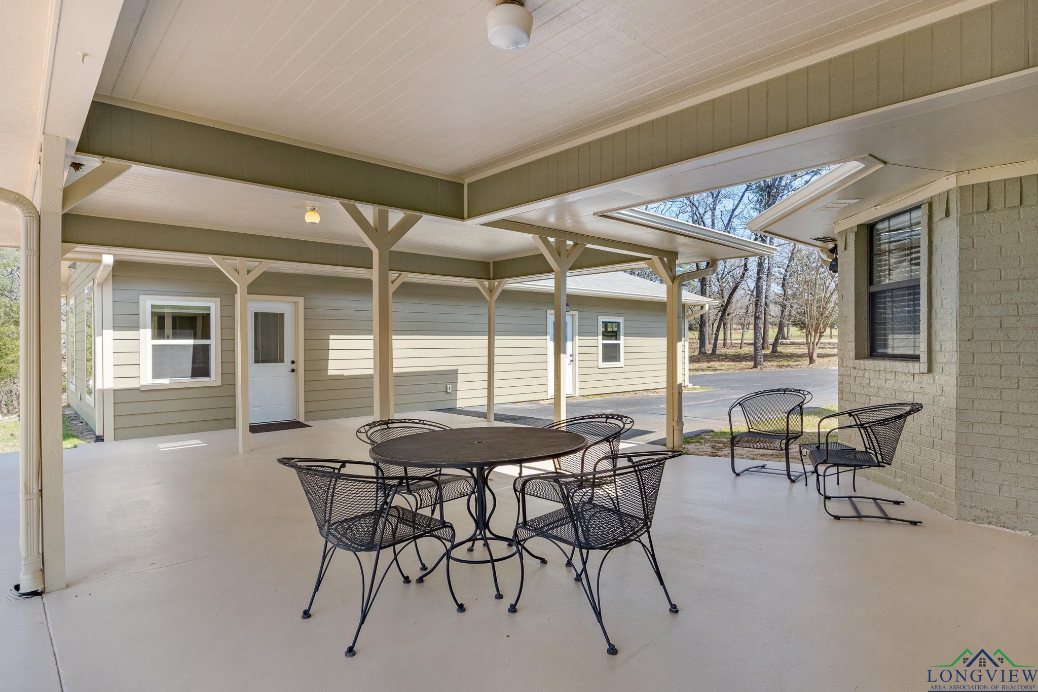 Frankston, Texas 75763, United States, 4 Bedrooms Bedrooms, ,3 BathroomsBathrooms,Residential,Active,101231