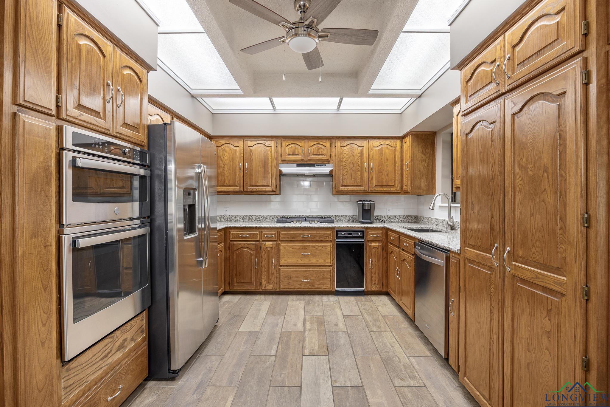 Frankston, Texas 75763, United States, 4 Bedrooms Bedrooms, ,3 BathroomsBathrooms,Residential,Active,101231