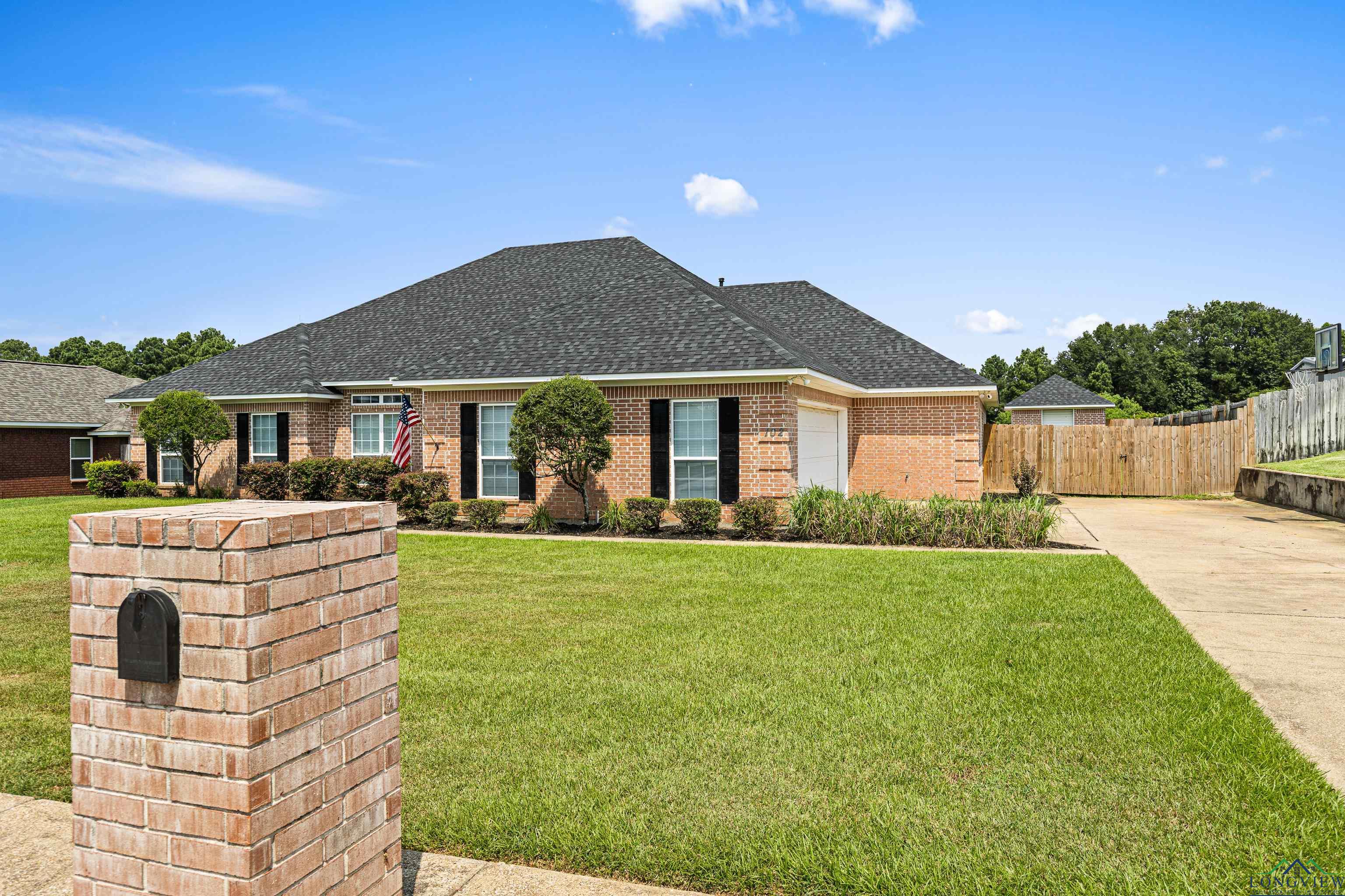 102 Hollister, Henderson, Texas image 2