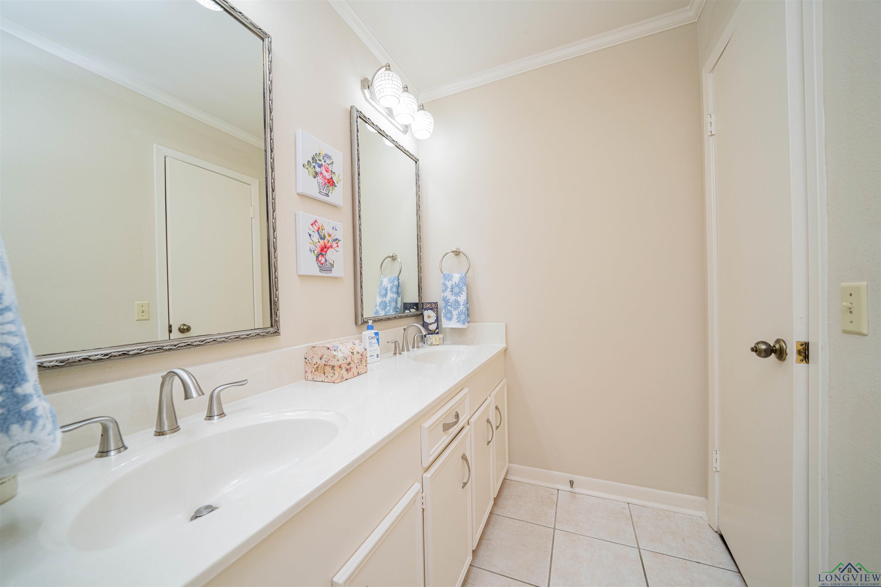 1902 W Warwick Circle, Longview, Texas image 19