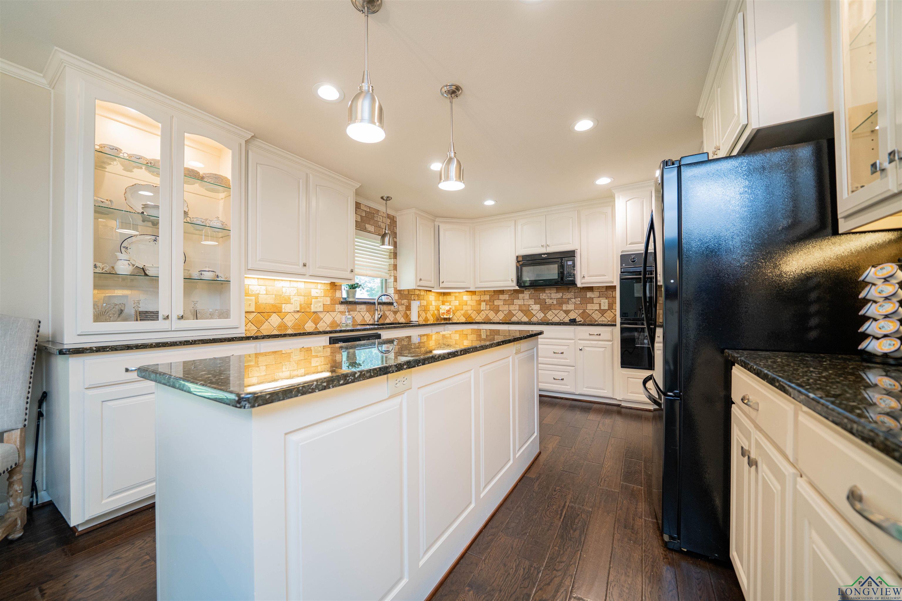 1902 W Warwick Circle, Longview, Texas image 13