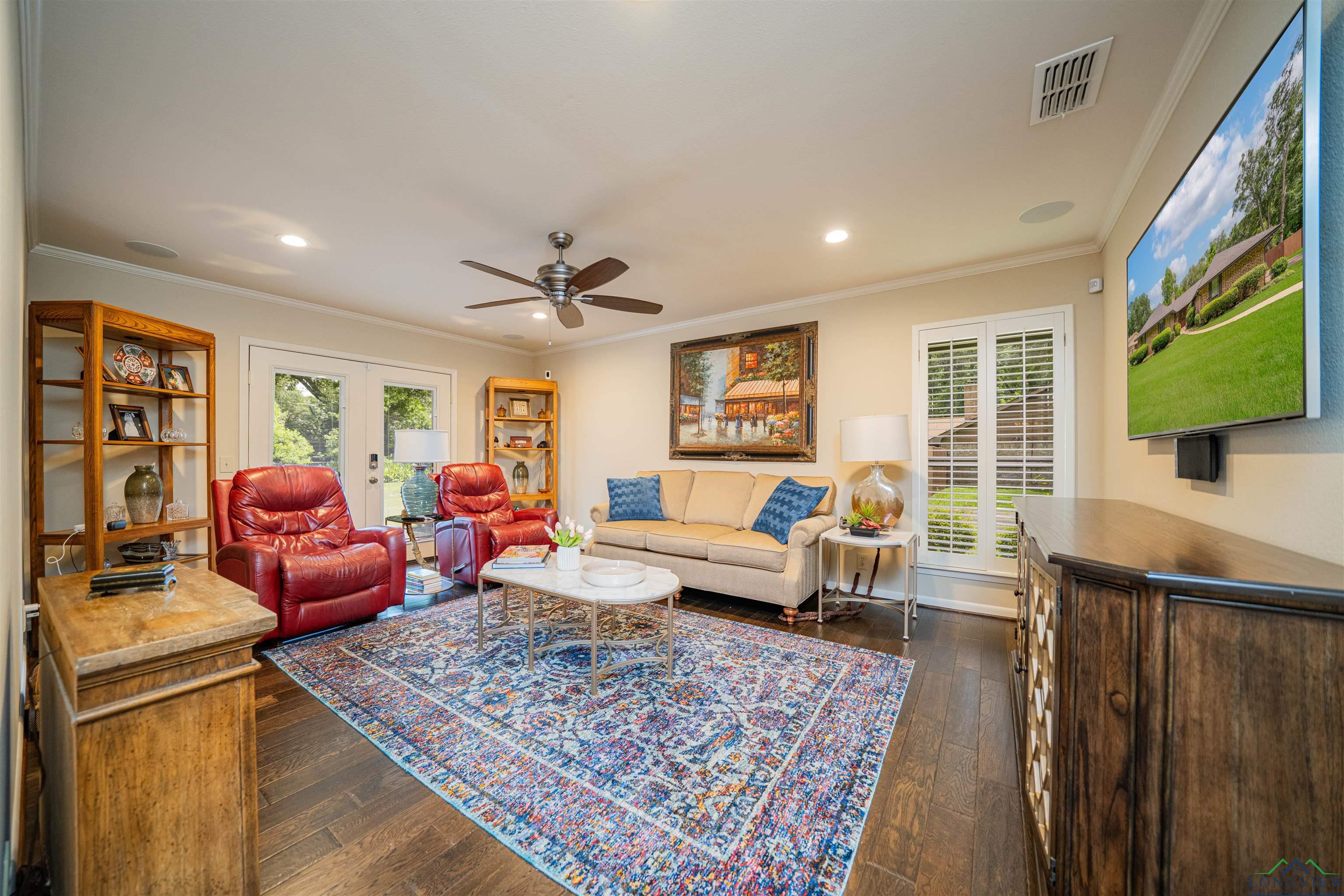 1902 W Warwick Circle, Longview, Texas image 7