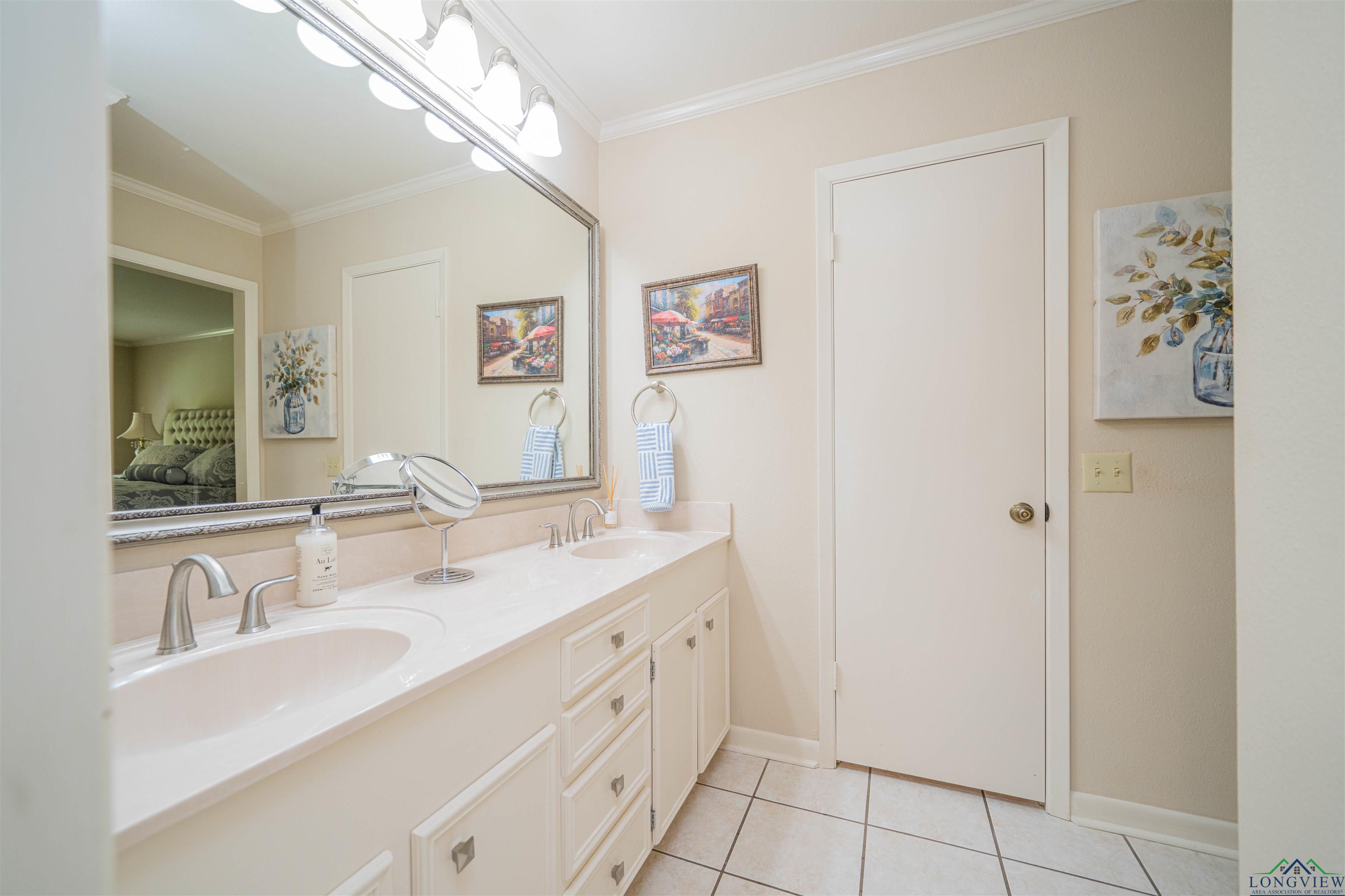 1902 W Warwick Circle, Longview, Texas image 14