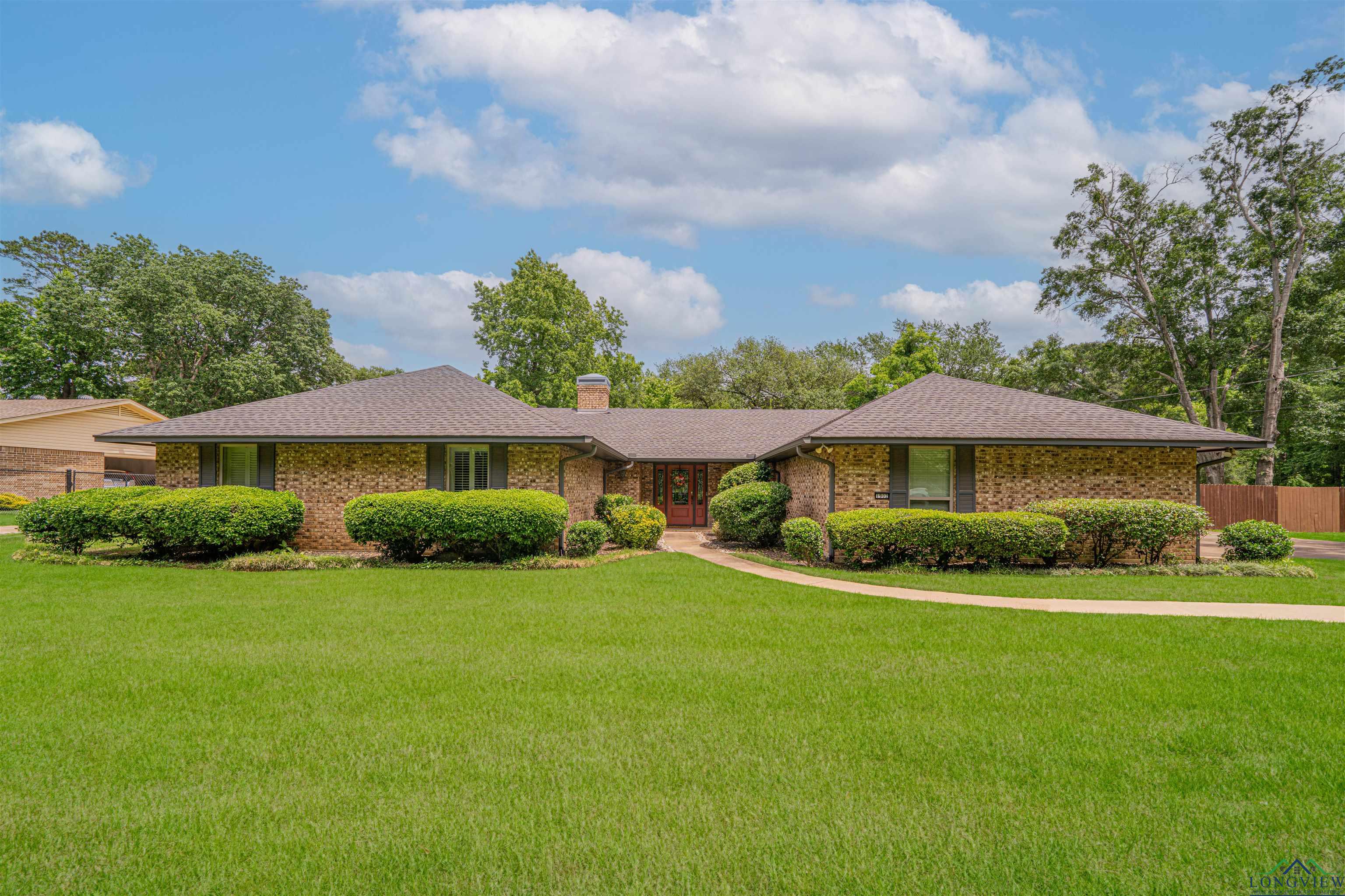 1902 W Warwick Circle, Longview, Texas image 1