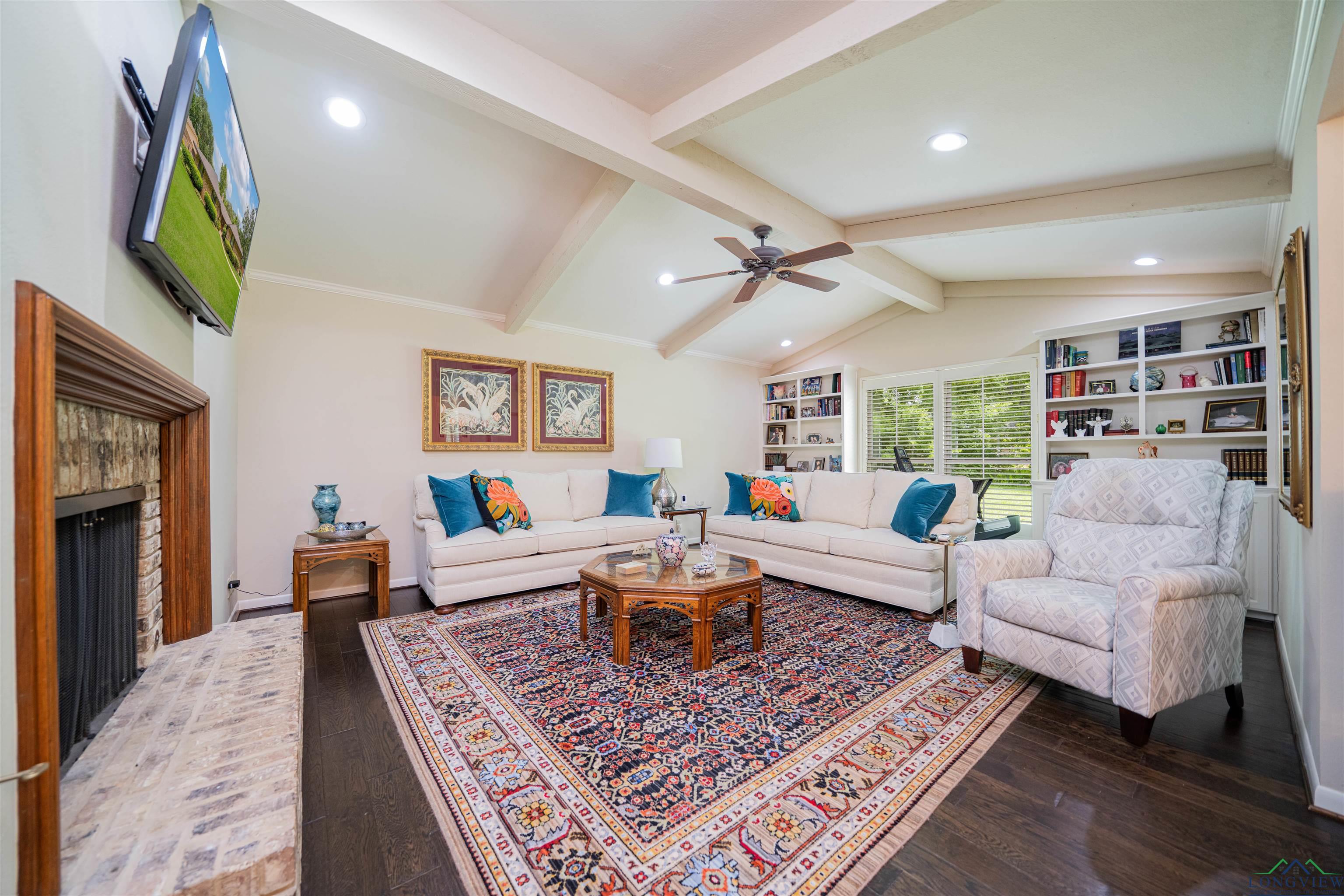 1902 W Warwick Circle, Longview, Texas image 4