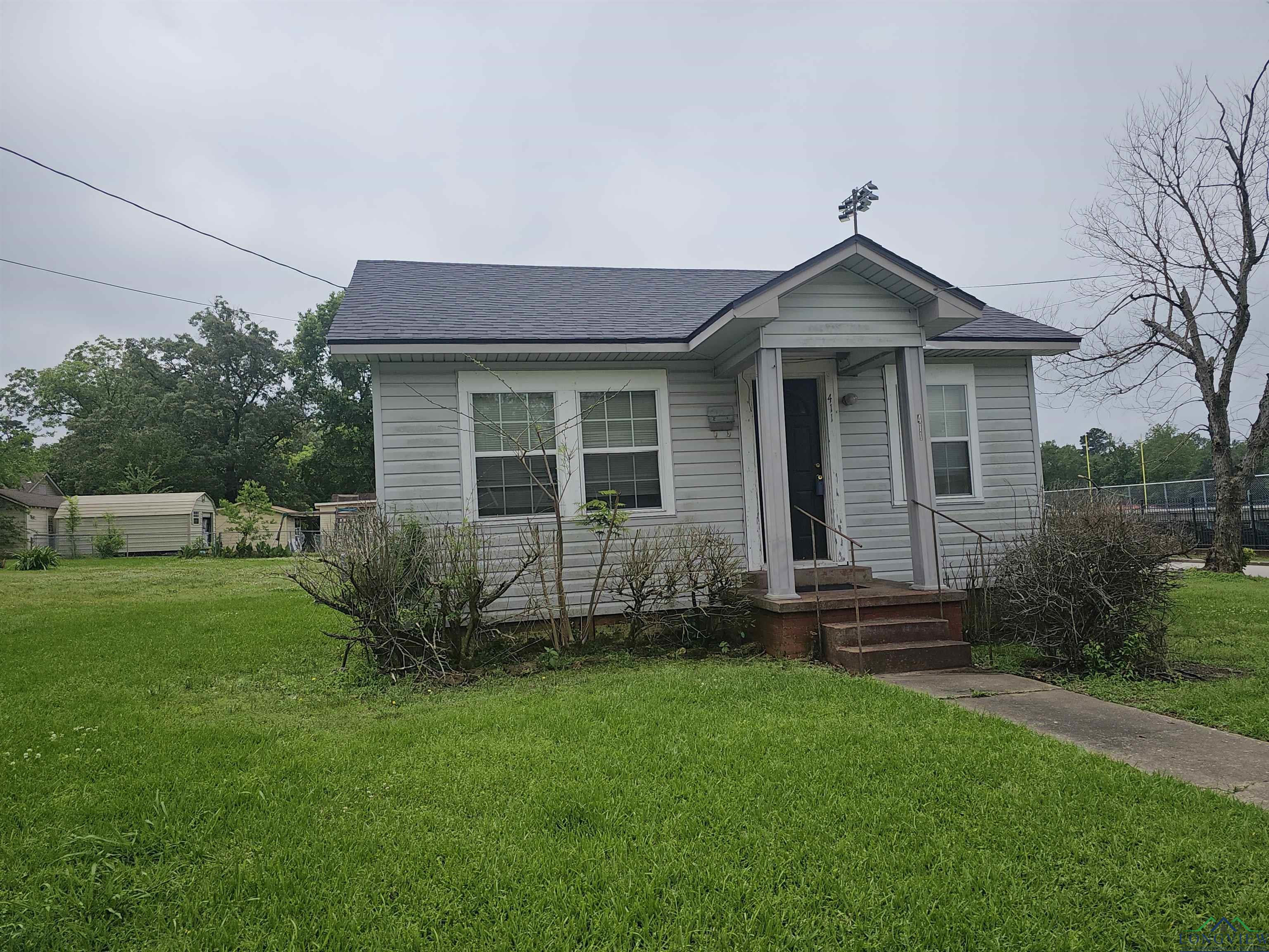 411 Sunset Avenue, Henderson, Texas image 2