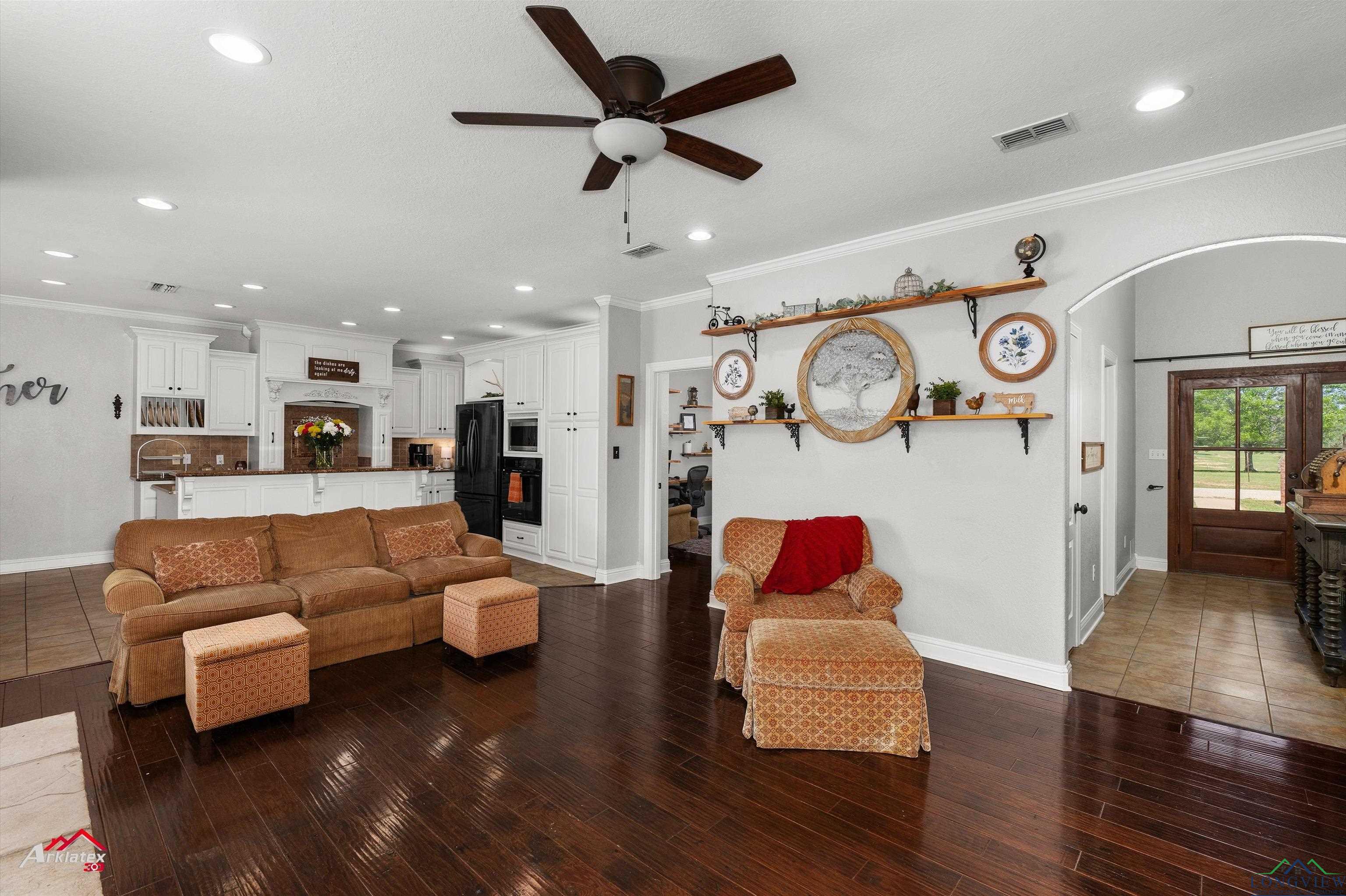 300 Cypress Creek Rd, Diana, Texas image 4