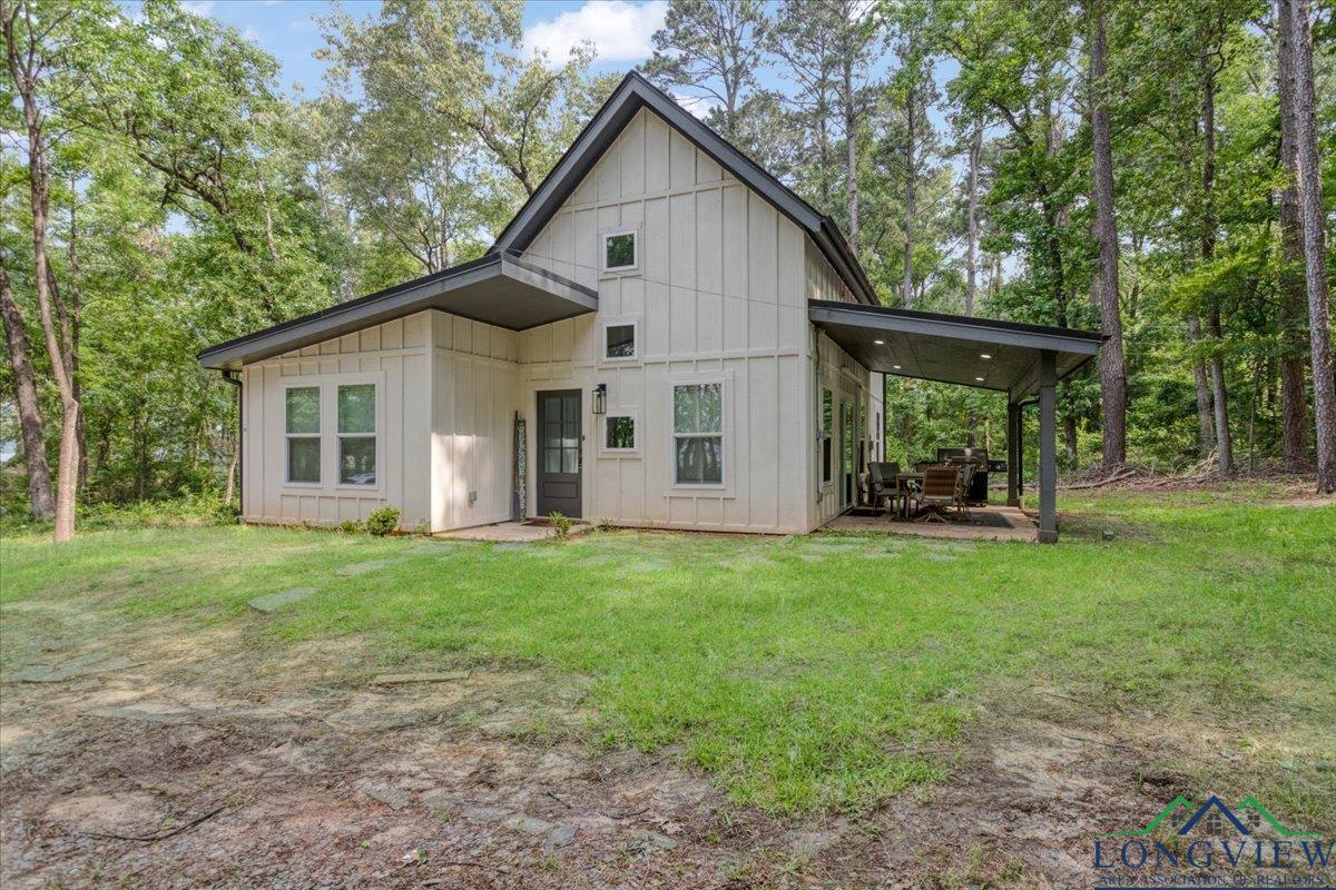 299 Southshore Drive, Lone Star, Texas image 1