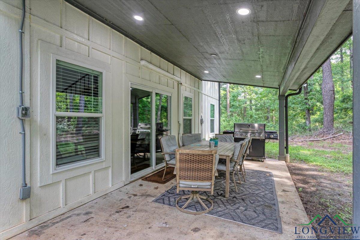 299 Southshore Drive, Lone Star, Texas image 23