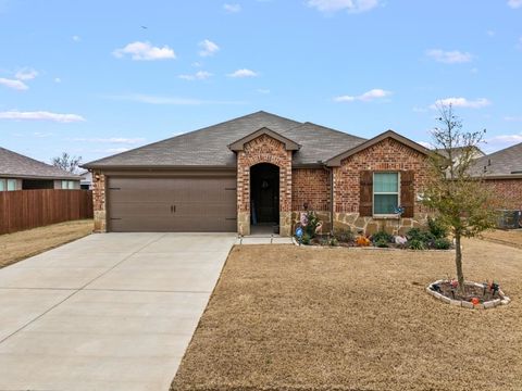 Homes For Sale - 604 N Riveroaks Ln<br/> Chandler, TX 75758