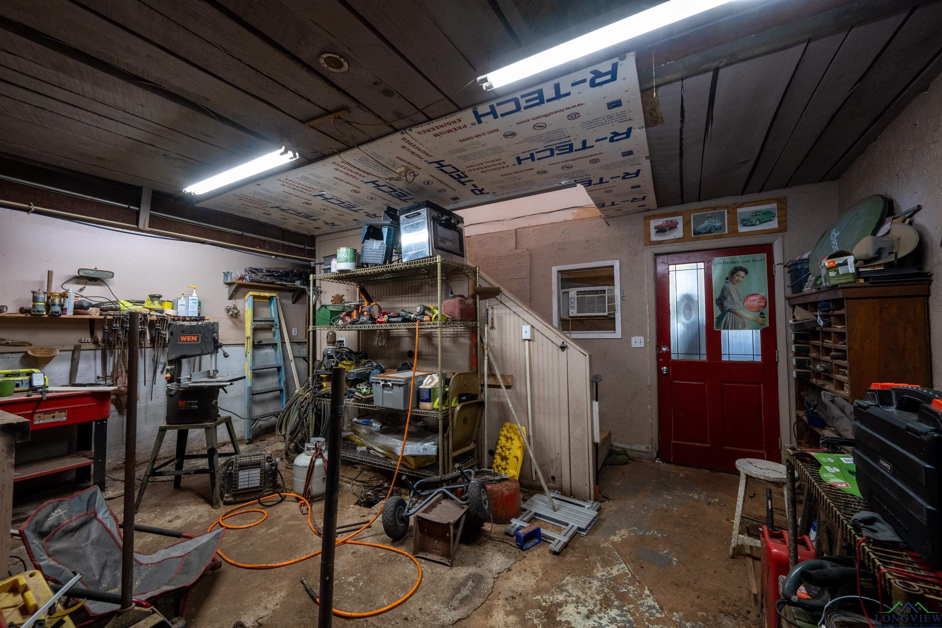 624 W Maple Avenue, Gladewater, Texas image 24