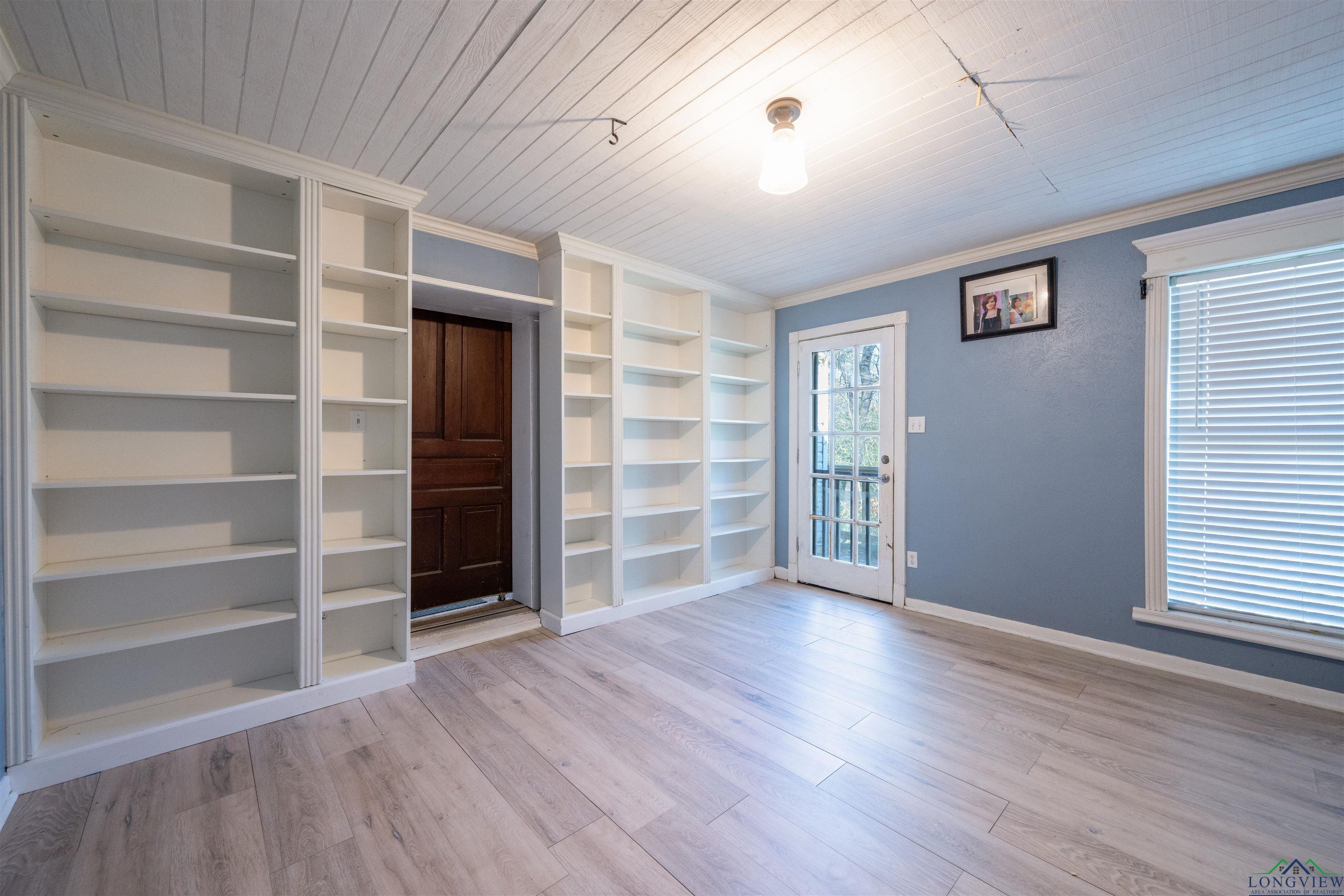 624 W Maple Avenue, Gladewater, Texas image 17