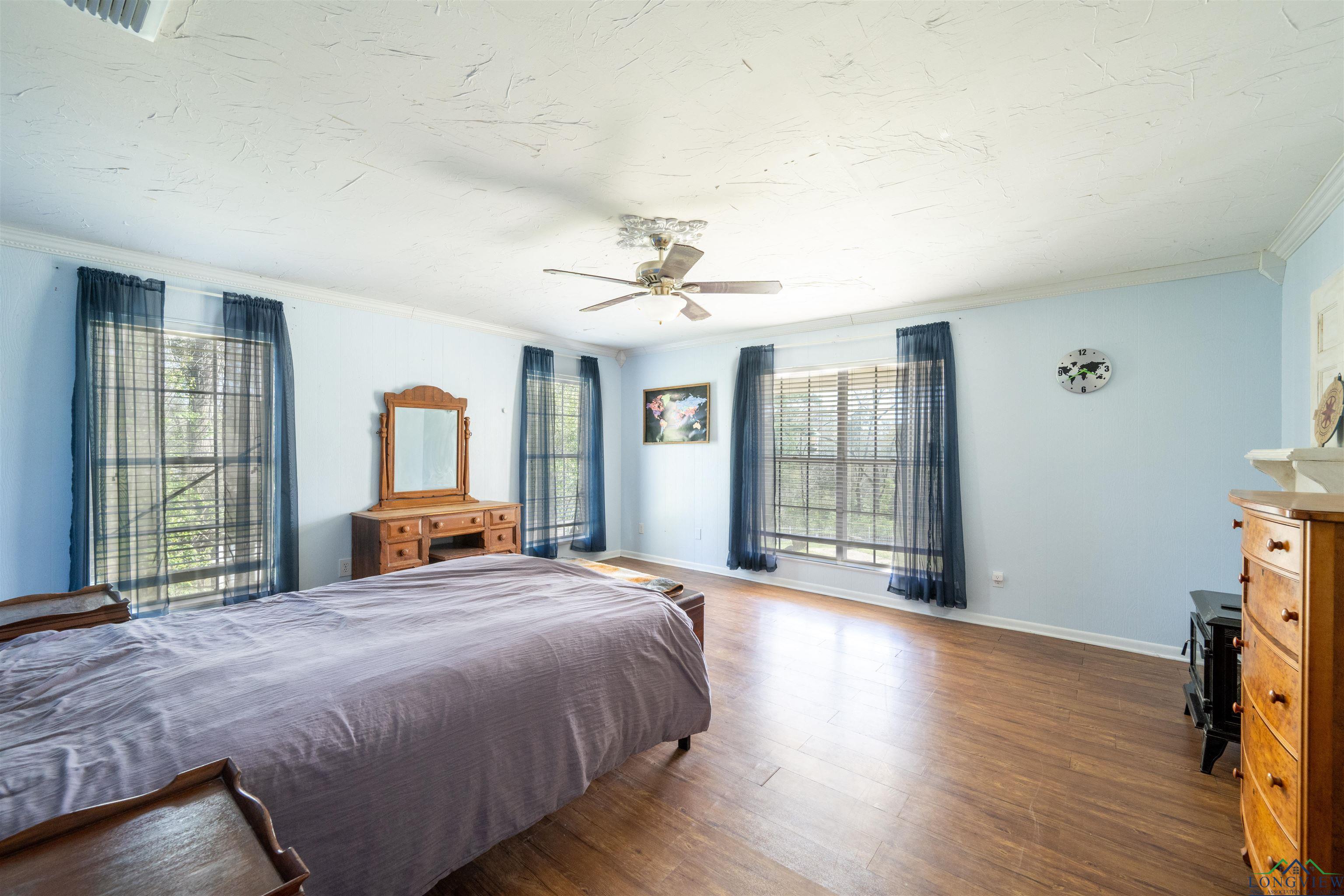 624 W Maple Avenue, Gladewater, Texas image 13