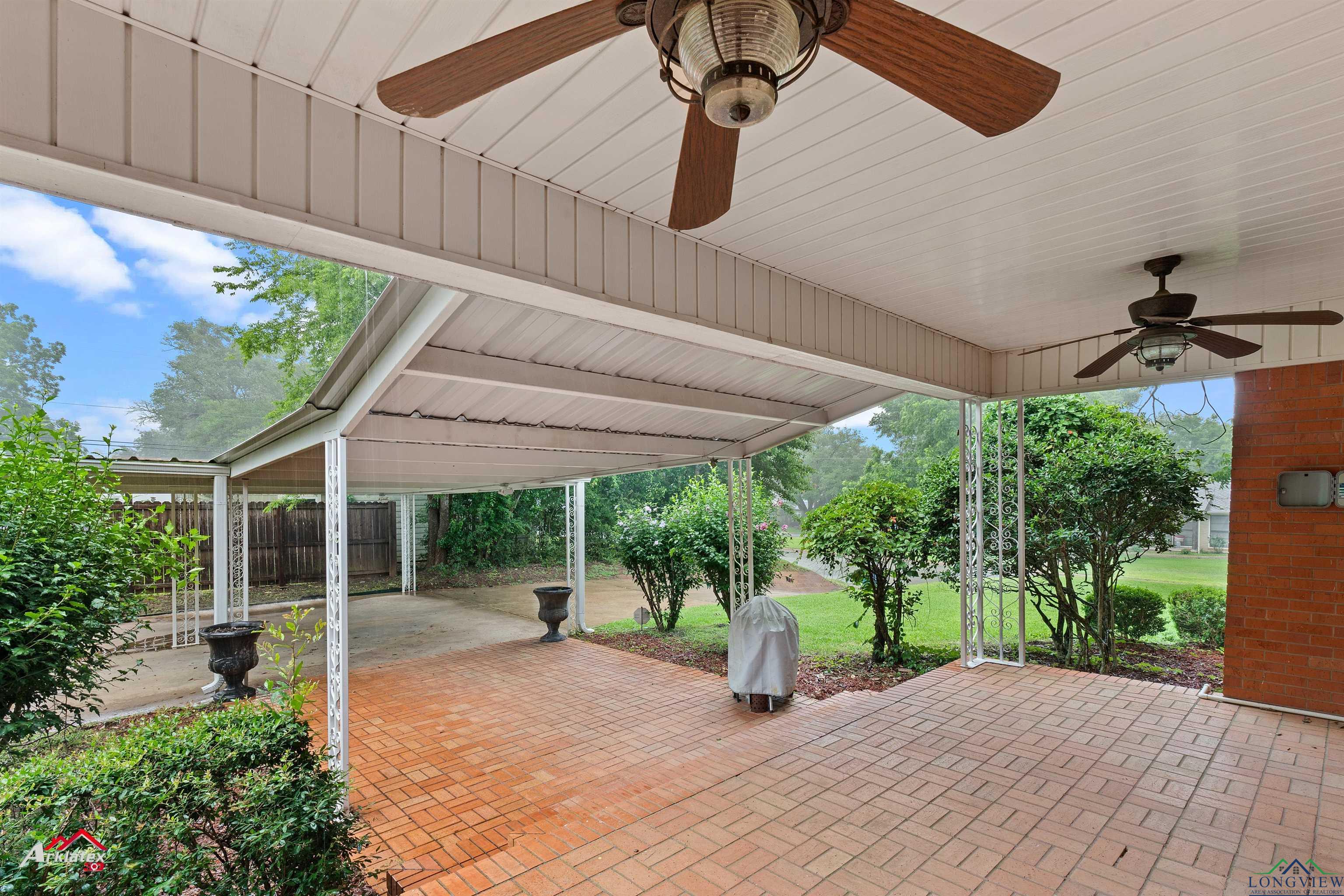 1204 Collins St, Henderson, Texas image 5