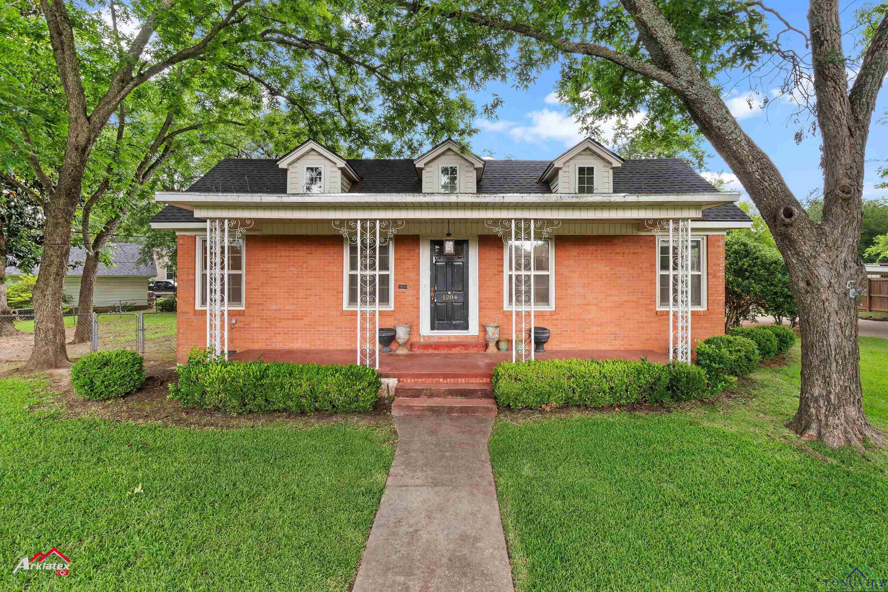 1204 Collins St, Henderson, Texas image 3