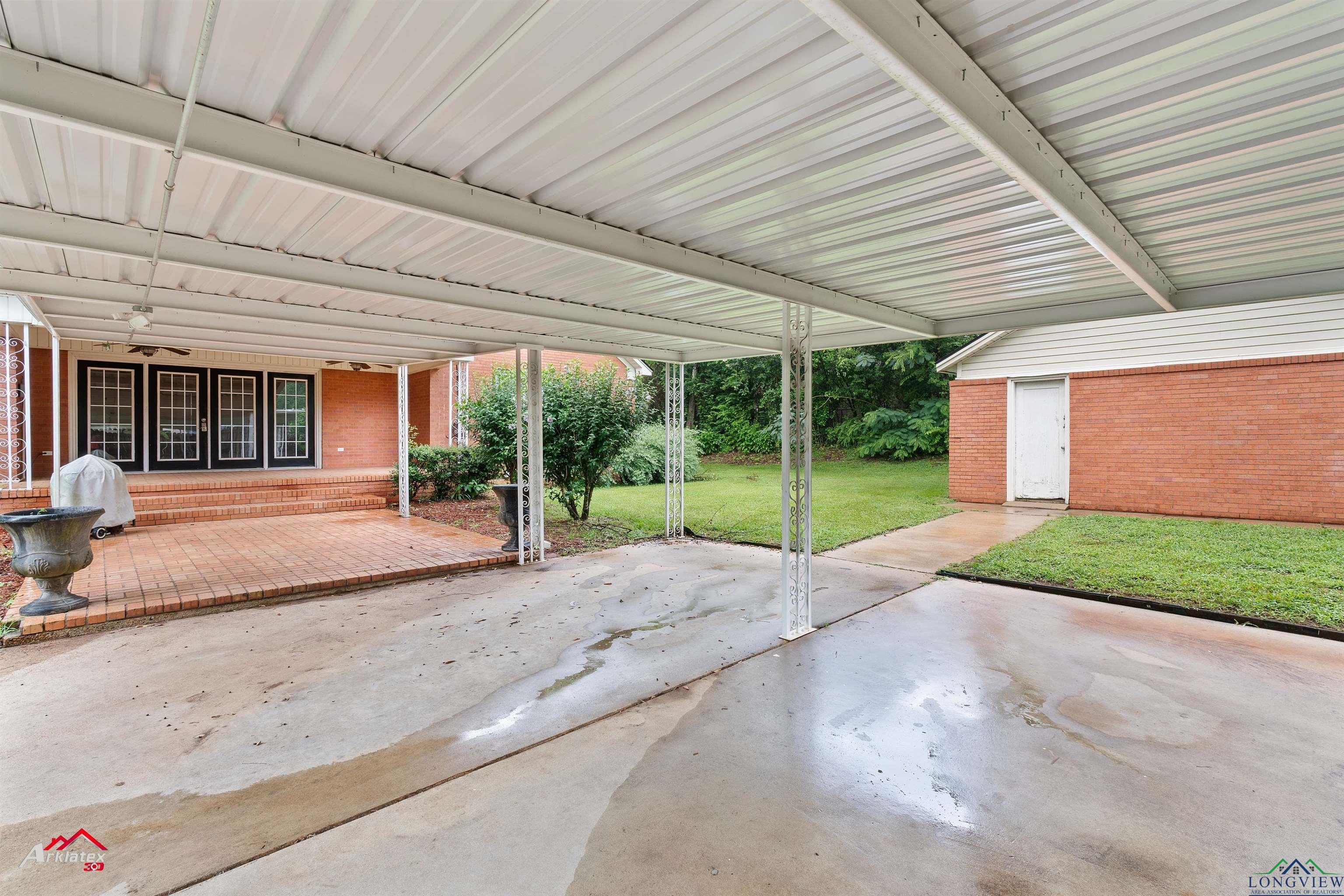 1204 Collins St, Henderson, Texas image 24