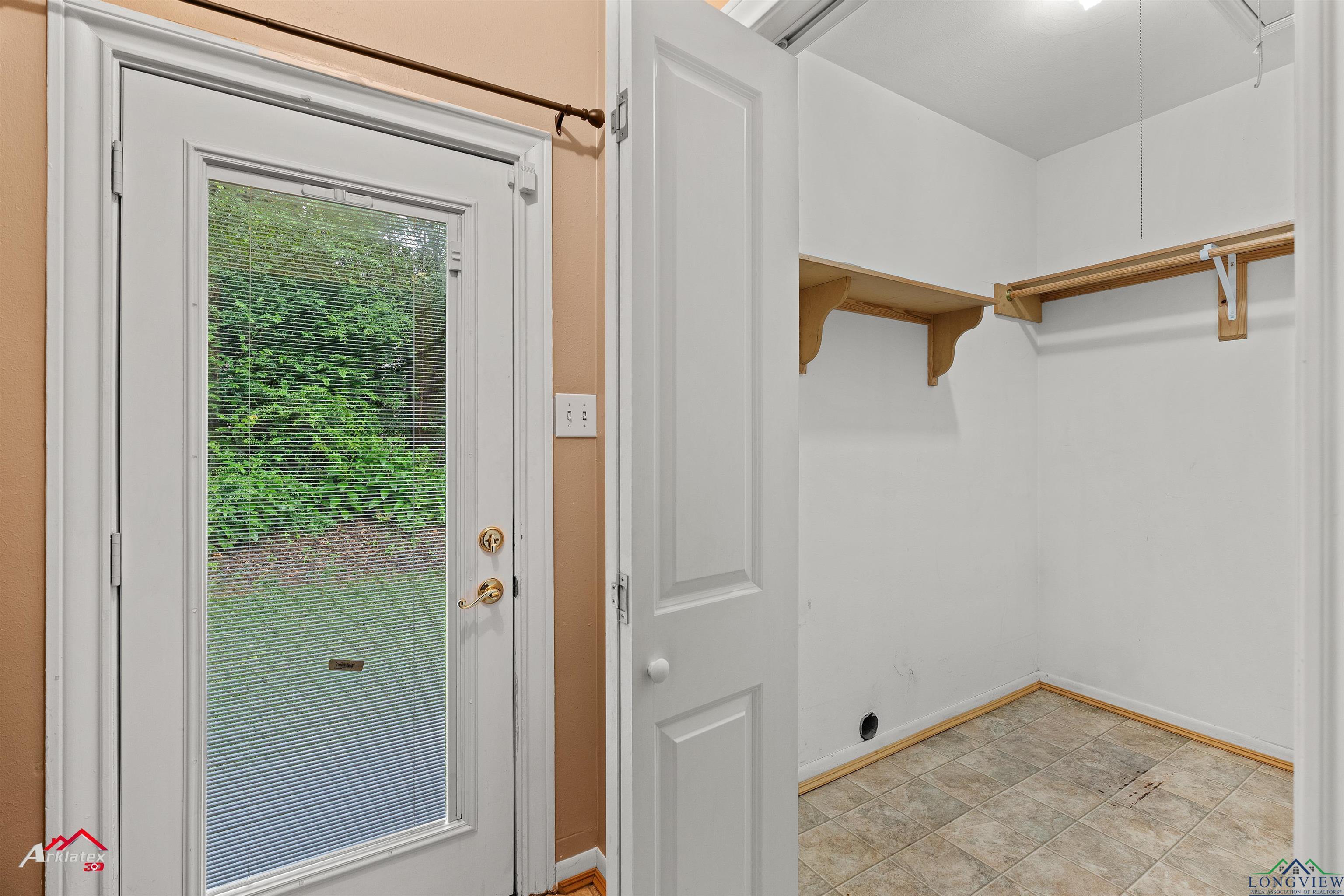 1204 Collins St, Henderson, Texas image 22