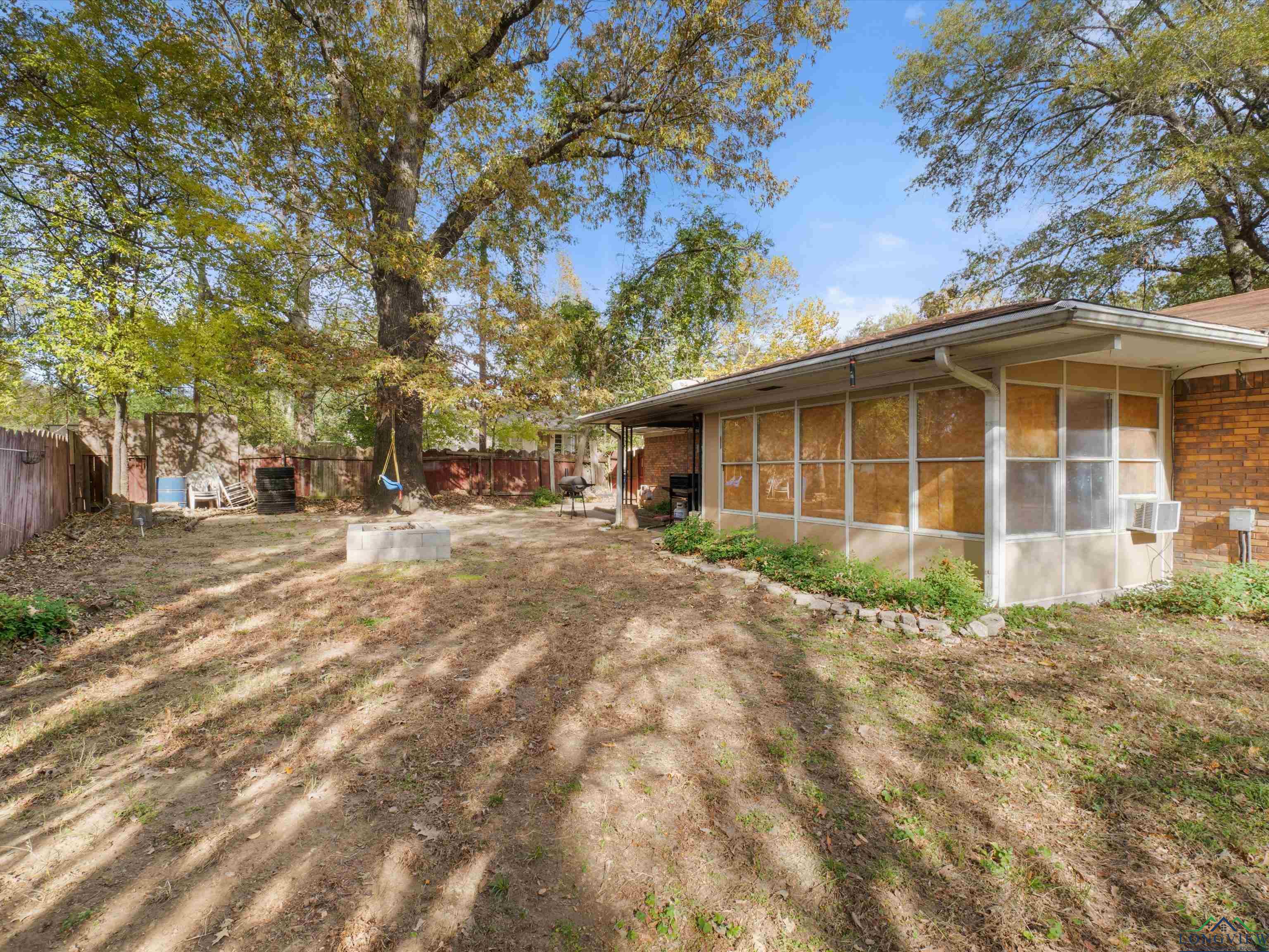 305 Ames, Gladewater, Texas image 25